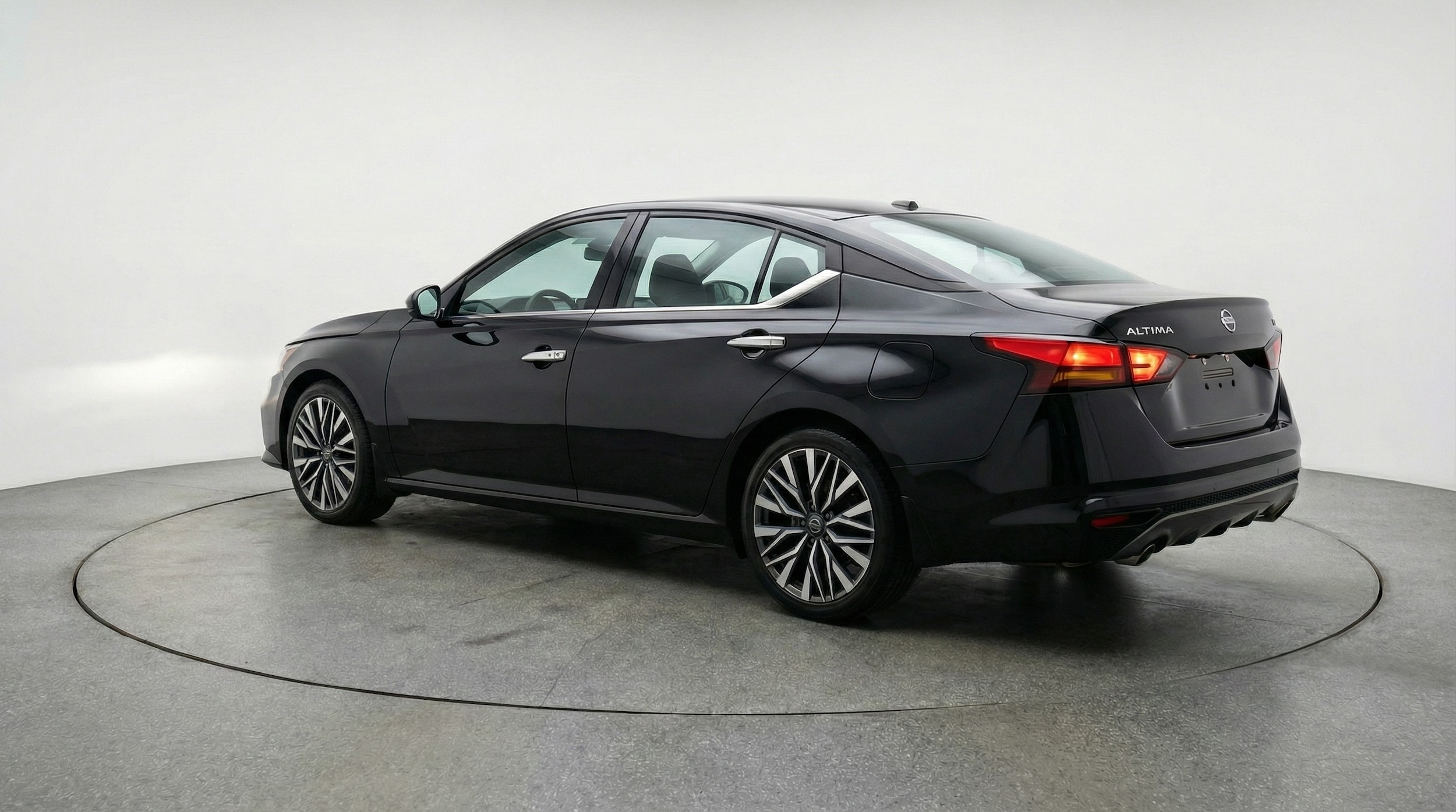 Thumbnail: 2025 Nissan Altima - 5