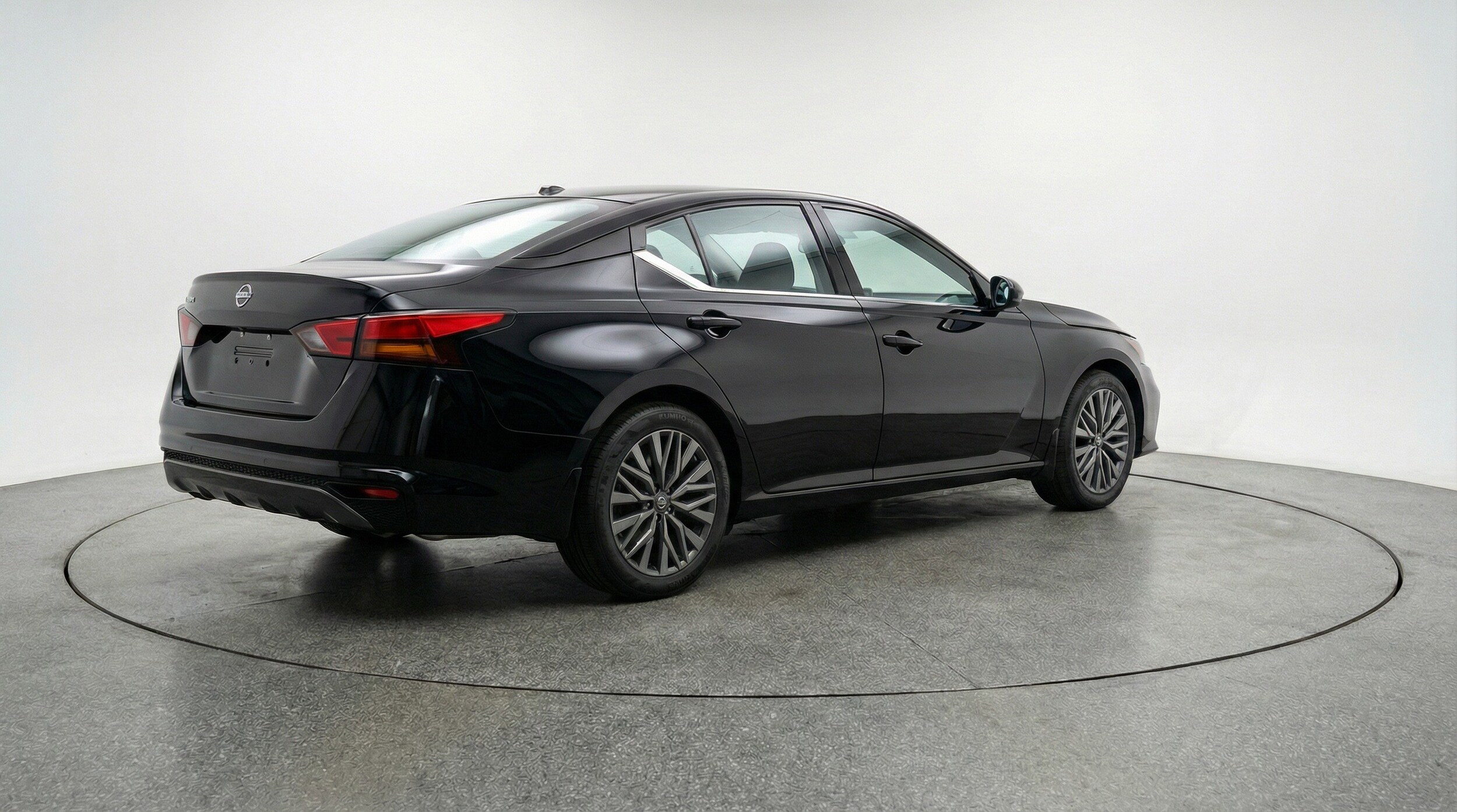Thumbnail: 2025 Nissan Altima - 9