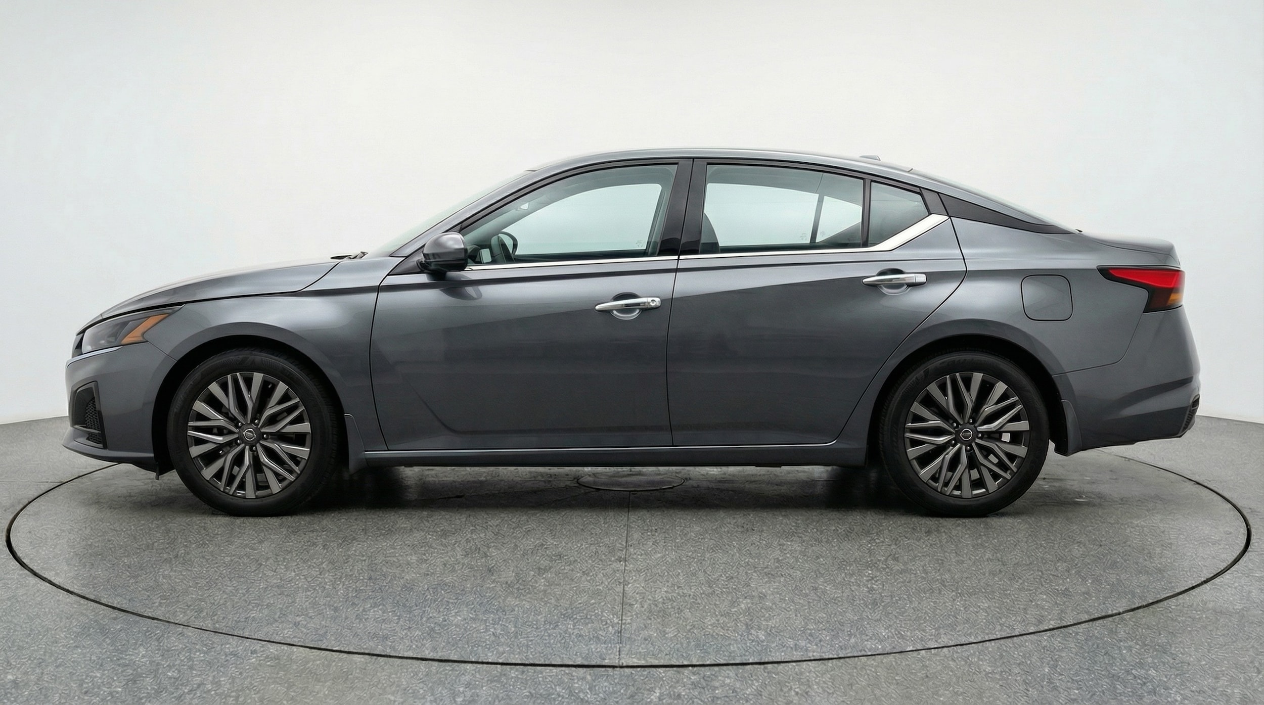 Thumbnail: 2025 Nissan Altima - 4