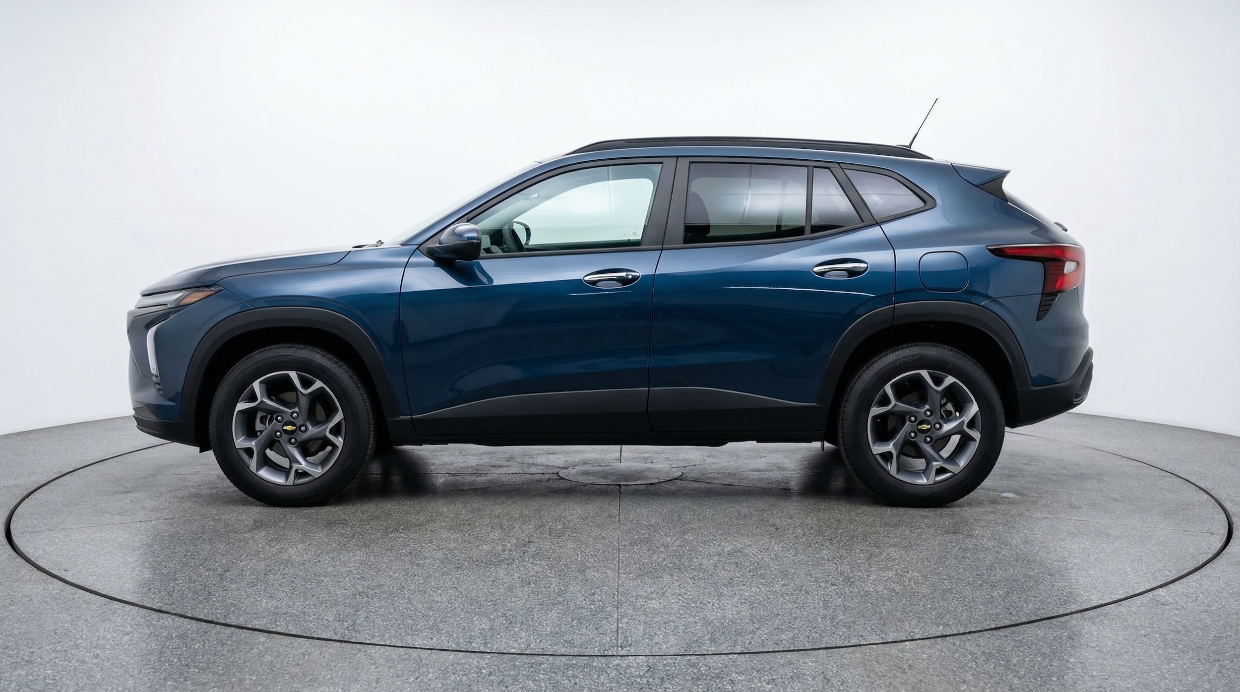 Thumbnail: 2025 Chevrolet Trax - 4