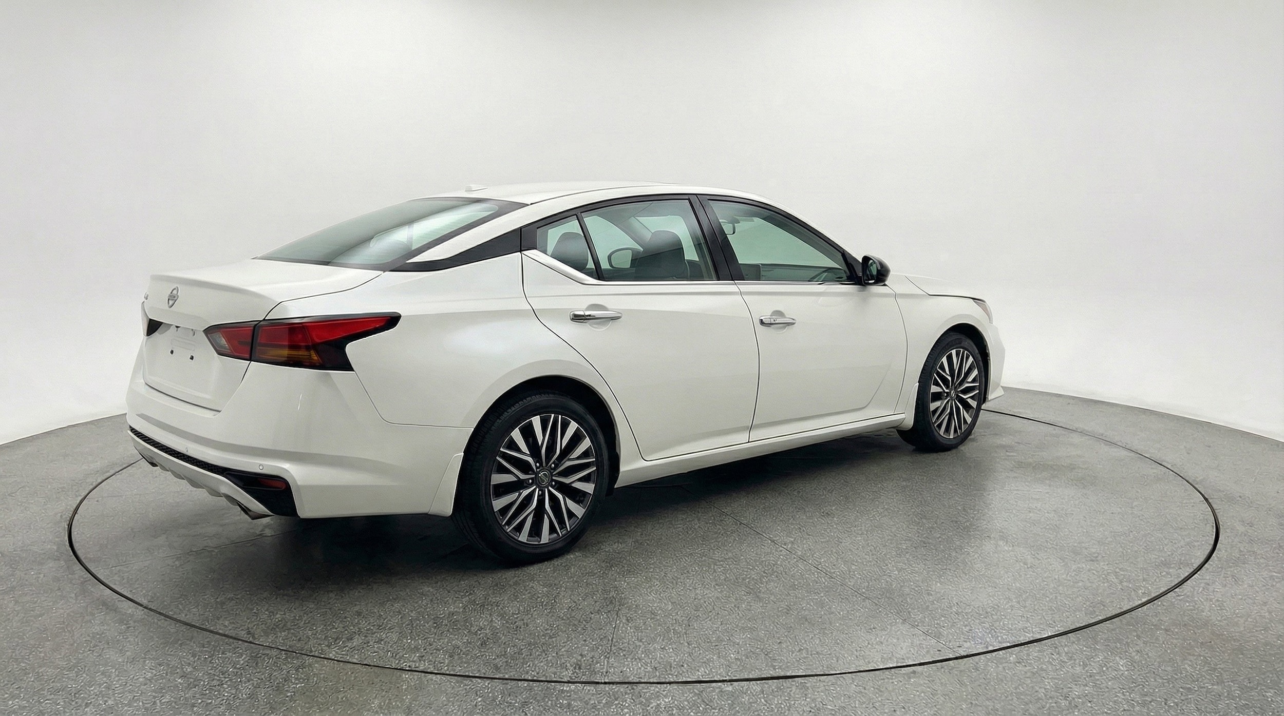 Thumbnail: 2025 Nissan Altima - 9