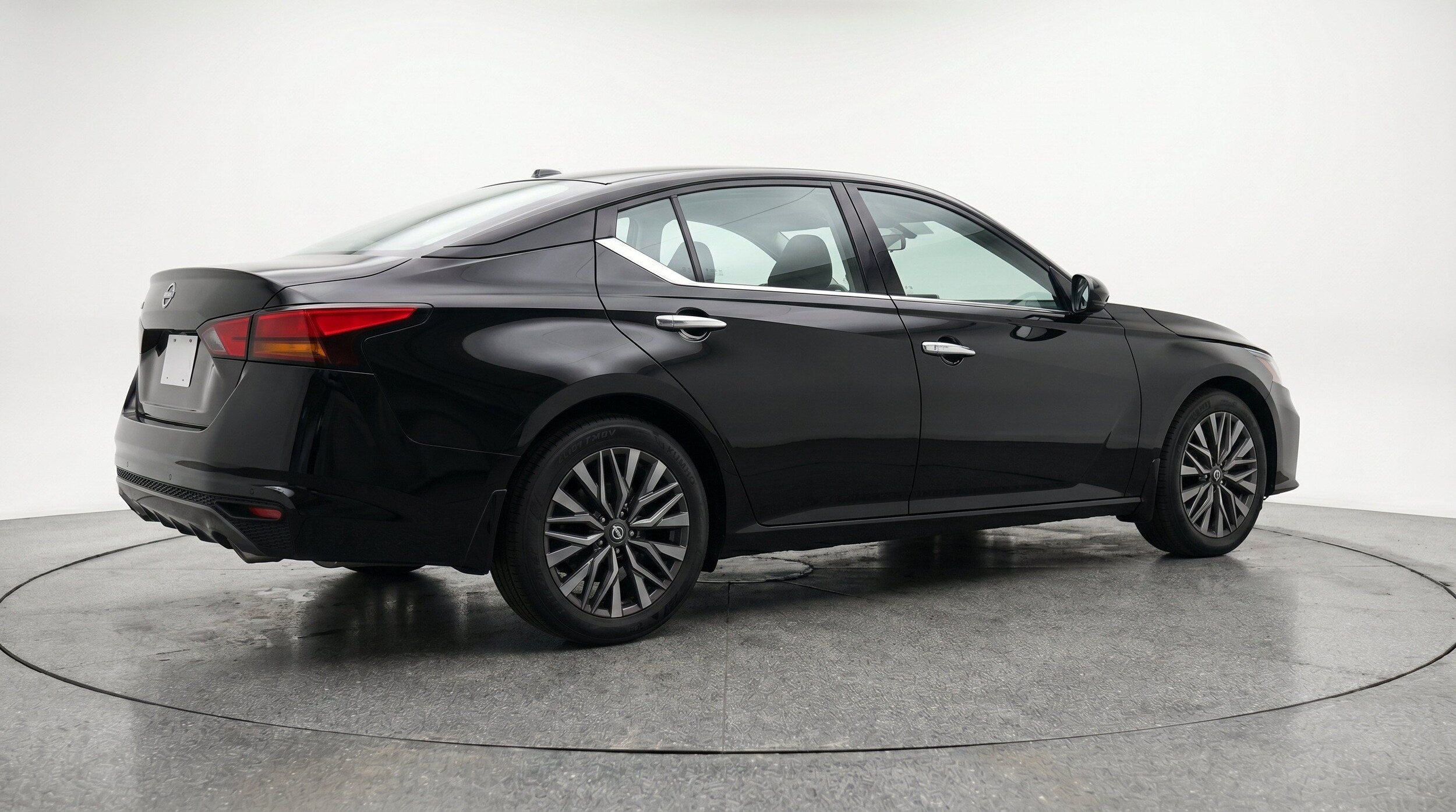 Thumbnail: 2025 Nissan Altima - 9