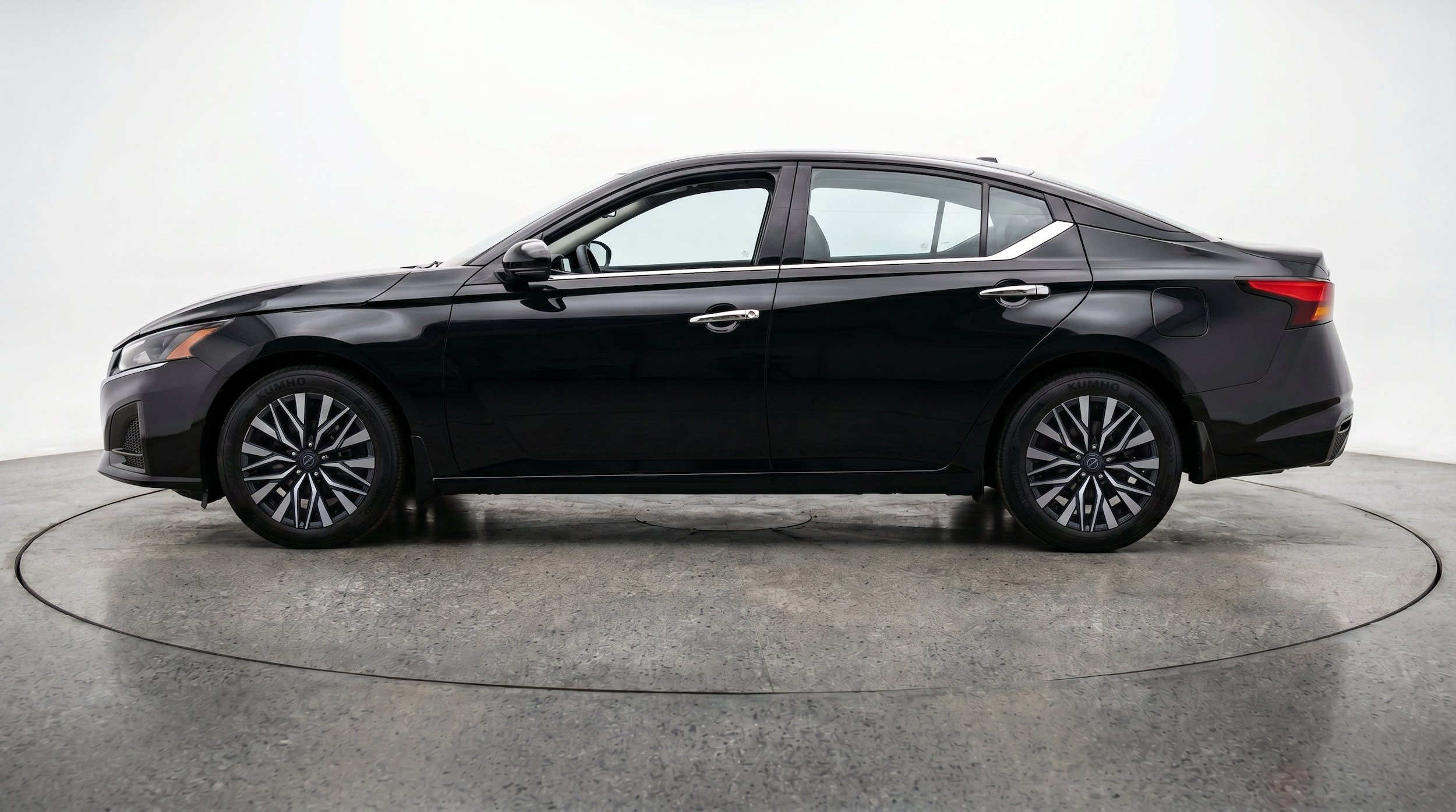 Thumbnail: 2025 Nissan Altima - 5