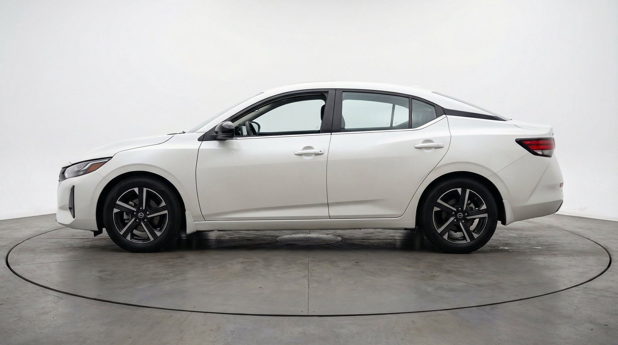 Thumbnail: 2025 Nissan Sentra - 5