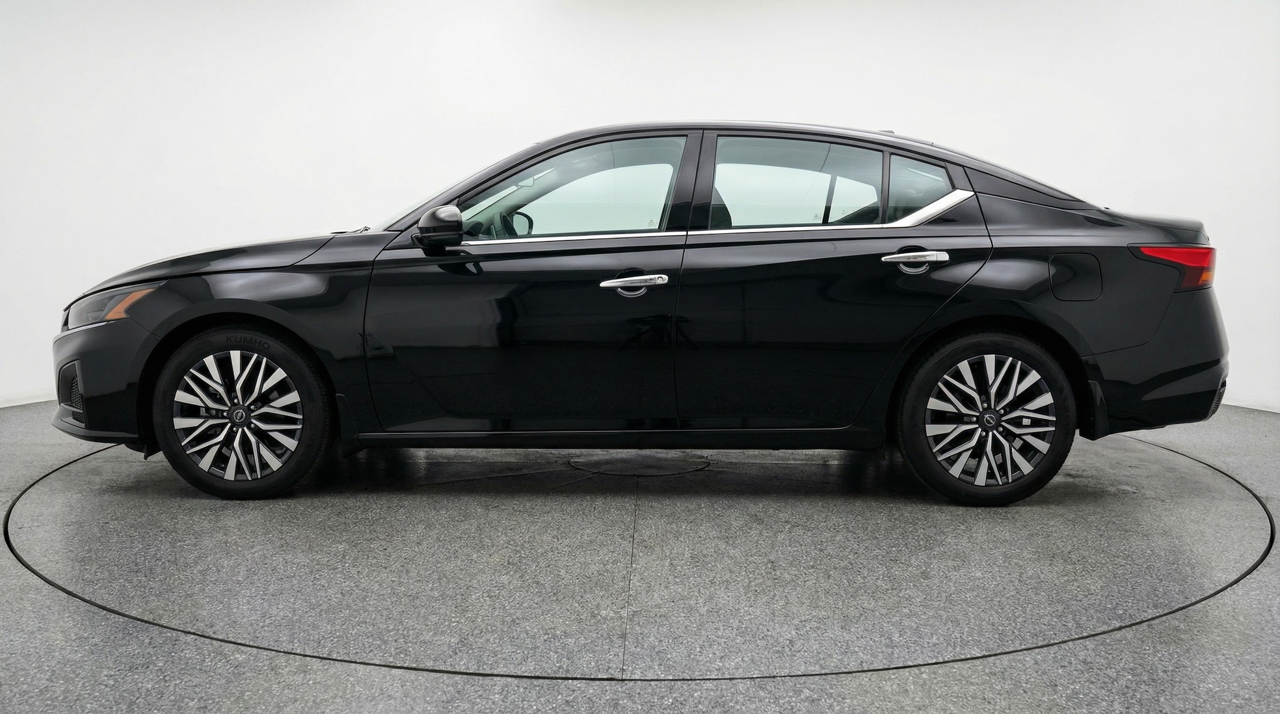 Thumbnail: 2025 Nissan Altima - 4