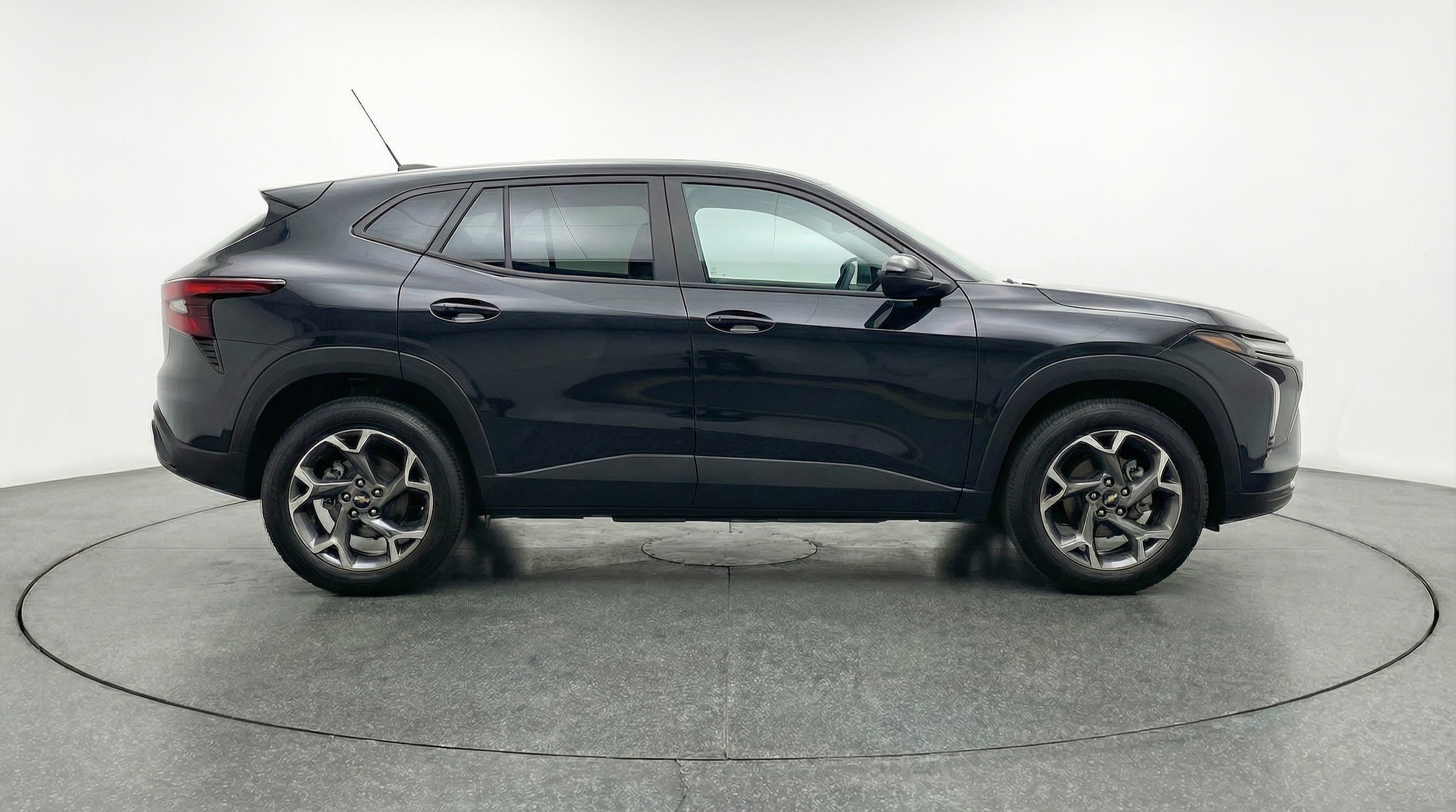 Thumbnail: 2025 Chevrolet Trax - 8