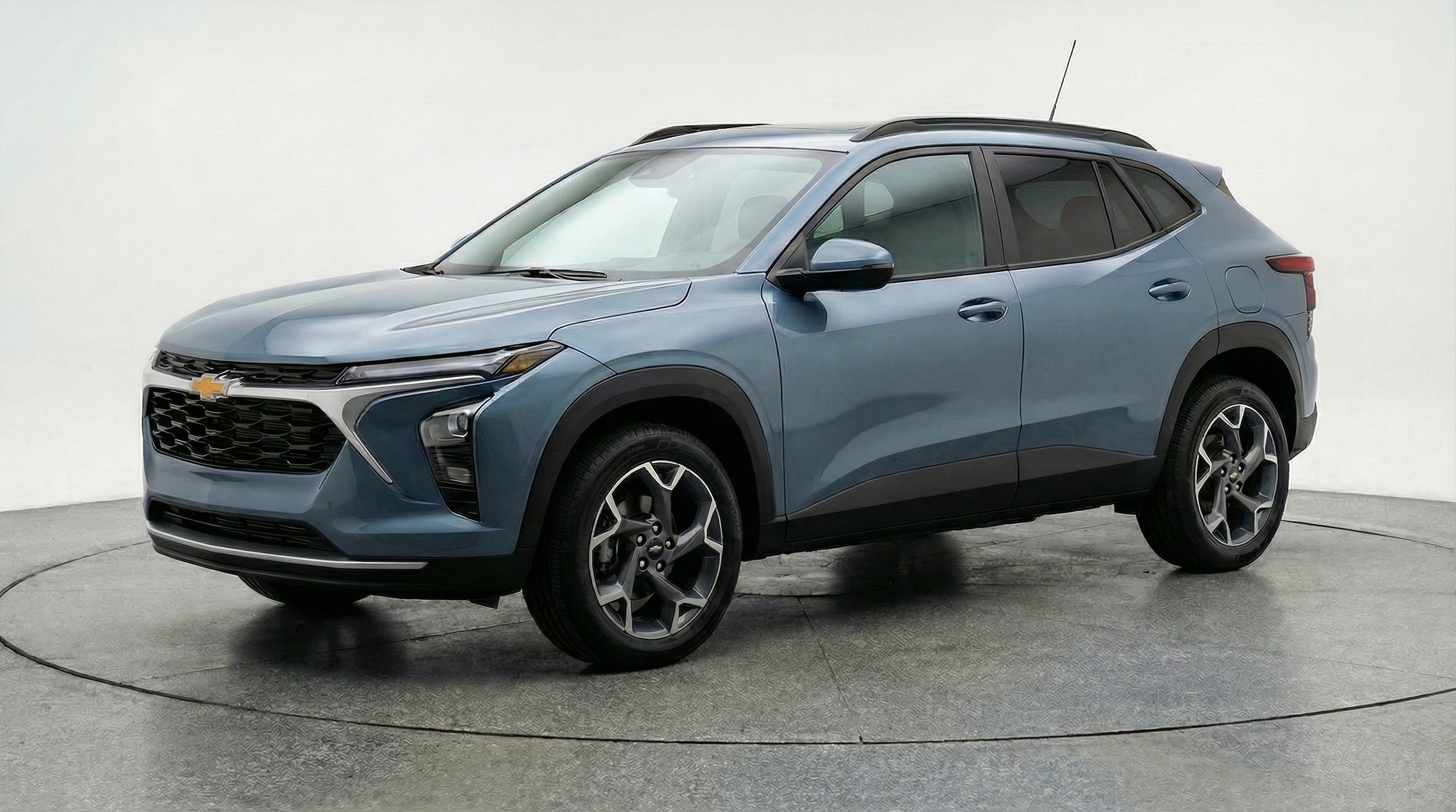 Thumbnail: 2025 Chevrolet Trax - 3