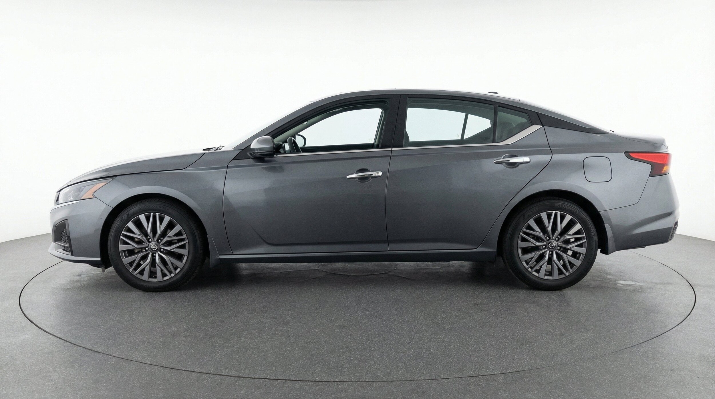 Thumbnail: 2025 Nissan Altima - 5
