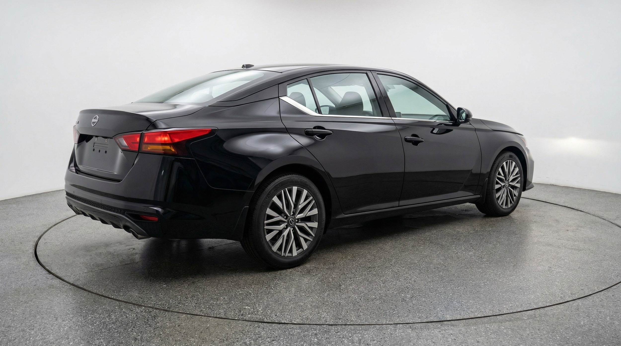 Thumbnail: 2025 Nissan Altima - 9