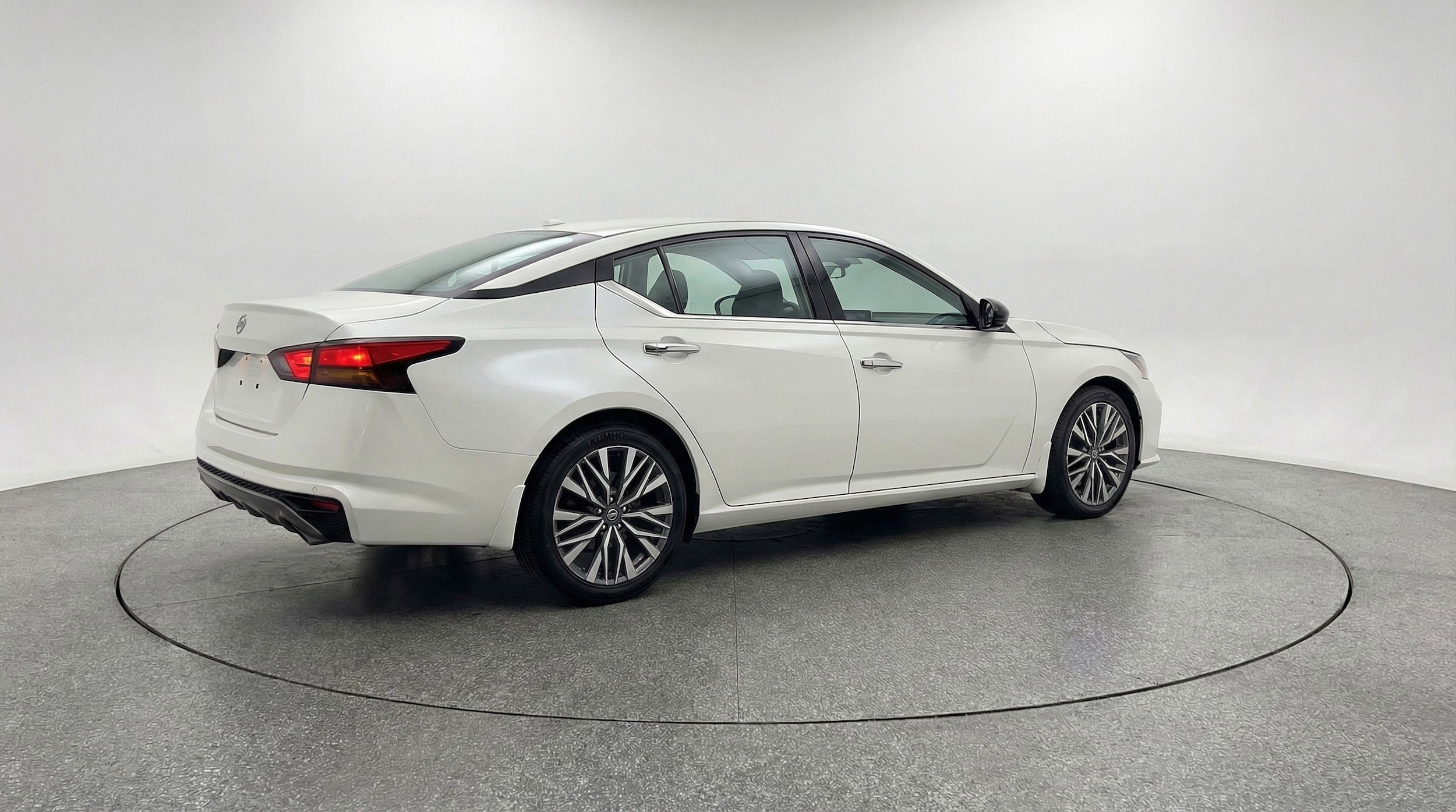 Thumbnail: 2025 Nissan Altima - 9