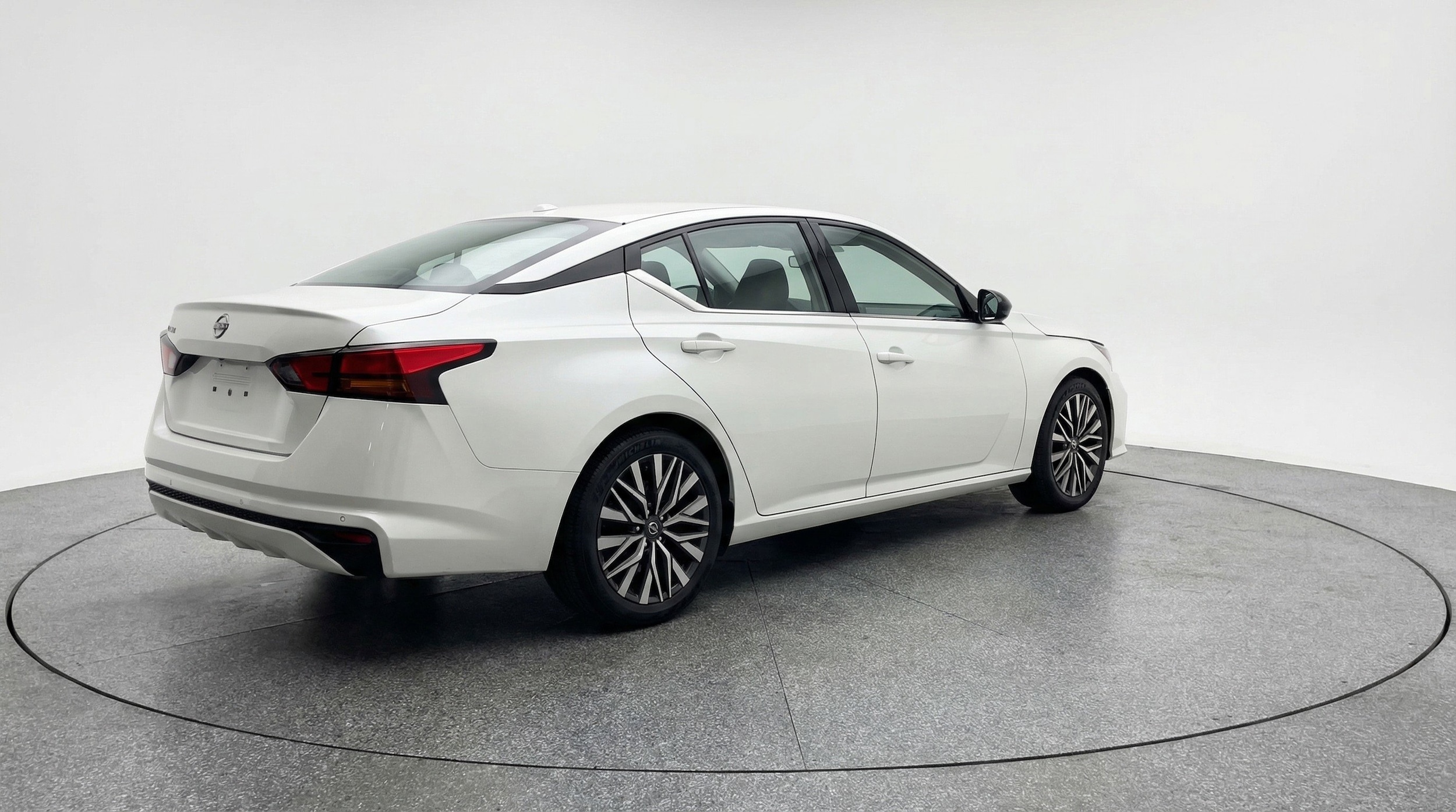 Thumbnail: 2025 Nissan Altima - 9