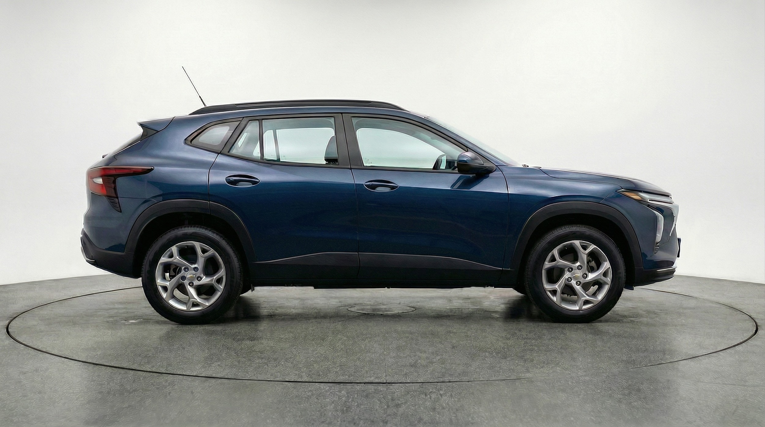 Thumbnail: 2025 Chevrolet Trax - 8