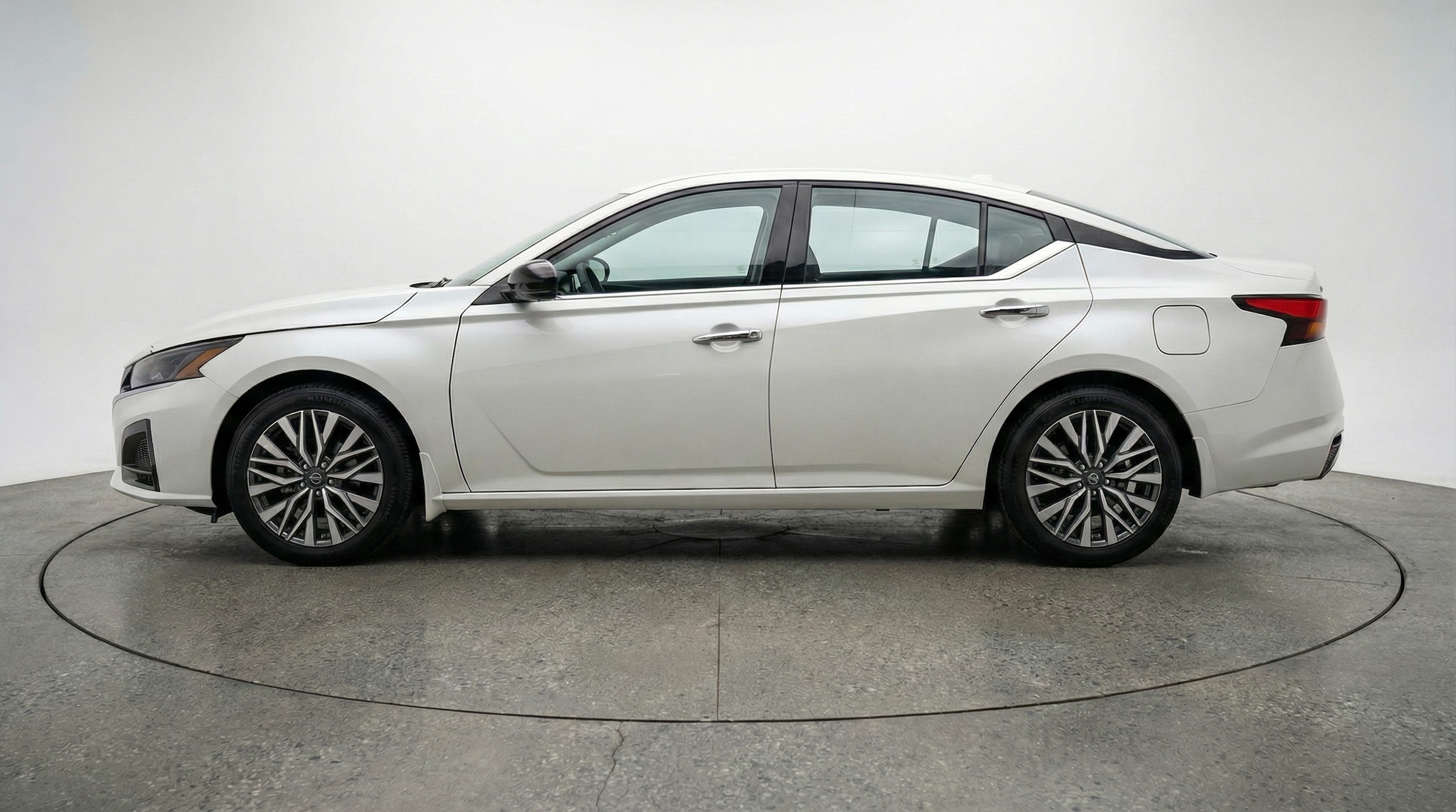 Thumbnail: 2025 Nissan Altima - 4