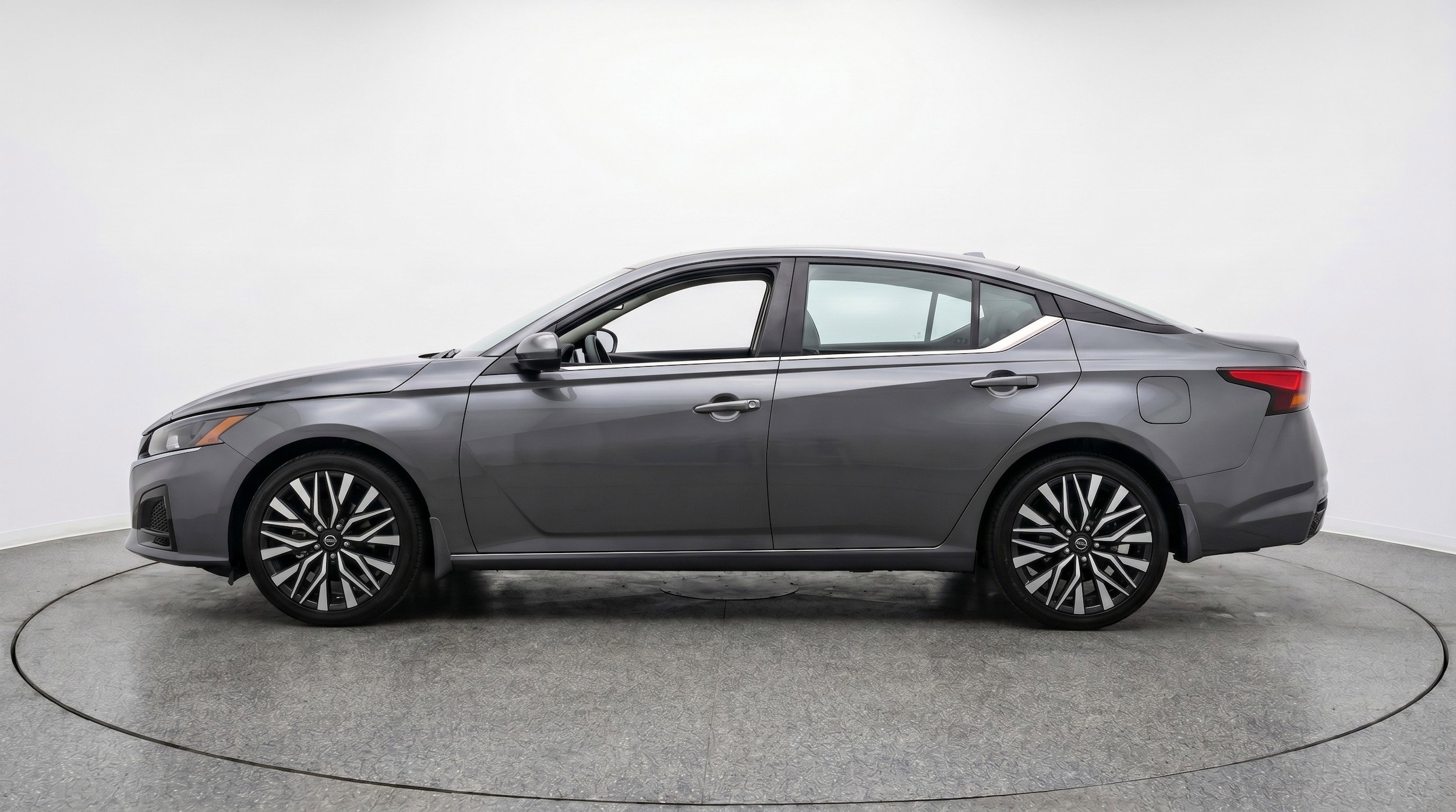 Thumbnail: 2025 Nissan Altima - 5