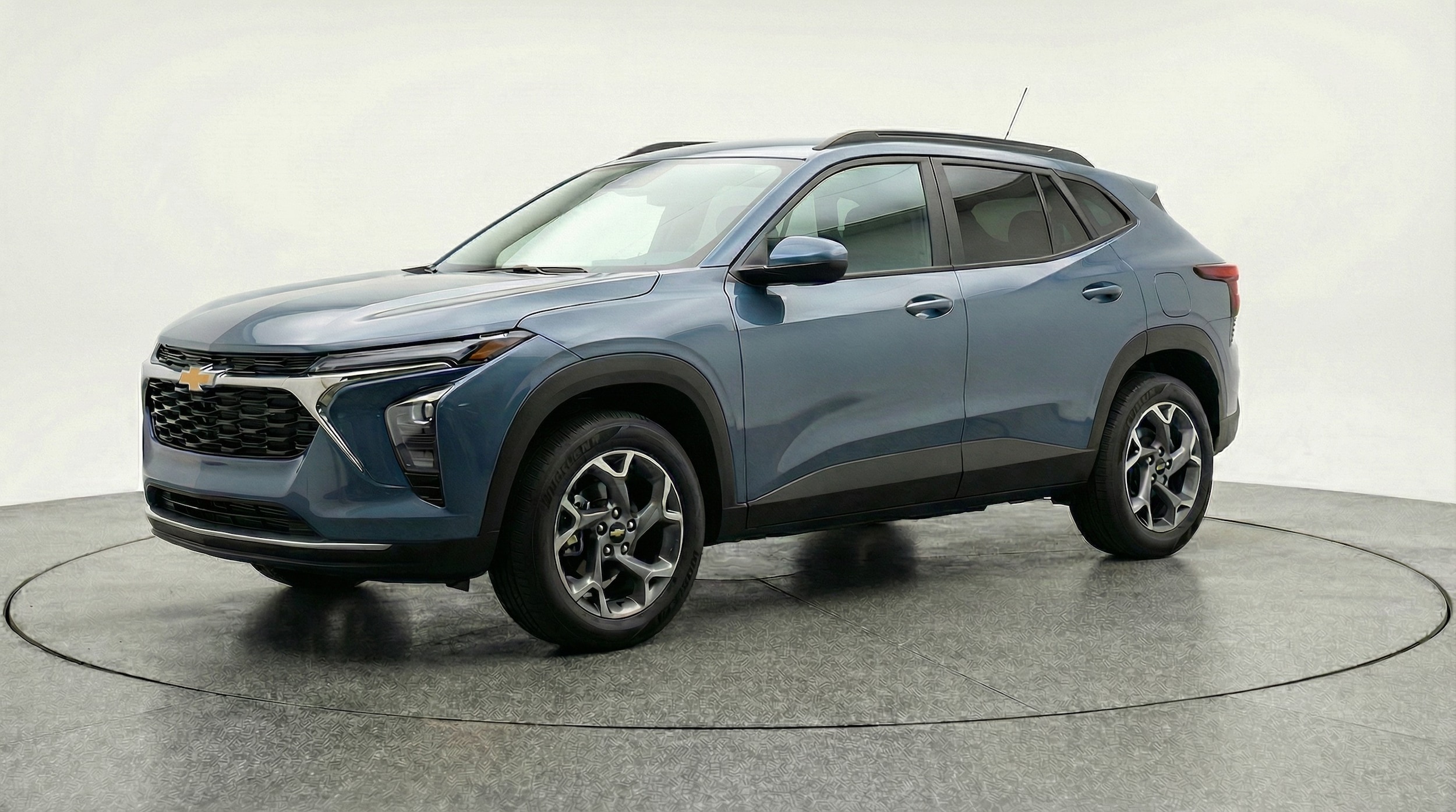 Thumbnail: 2025 Chevrolet Trax - 3