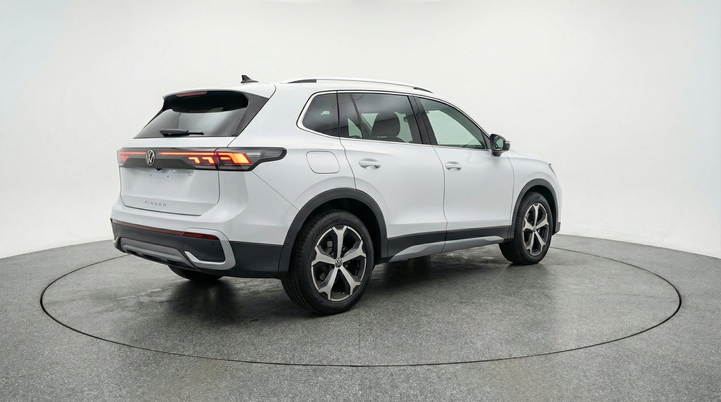 Thumbnail: 2026 Volkswagen Tiguan - 9