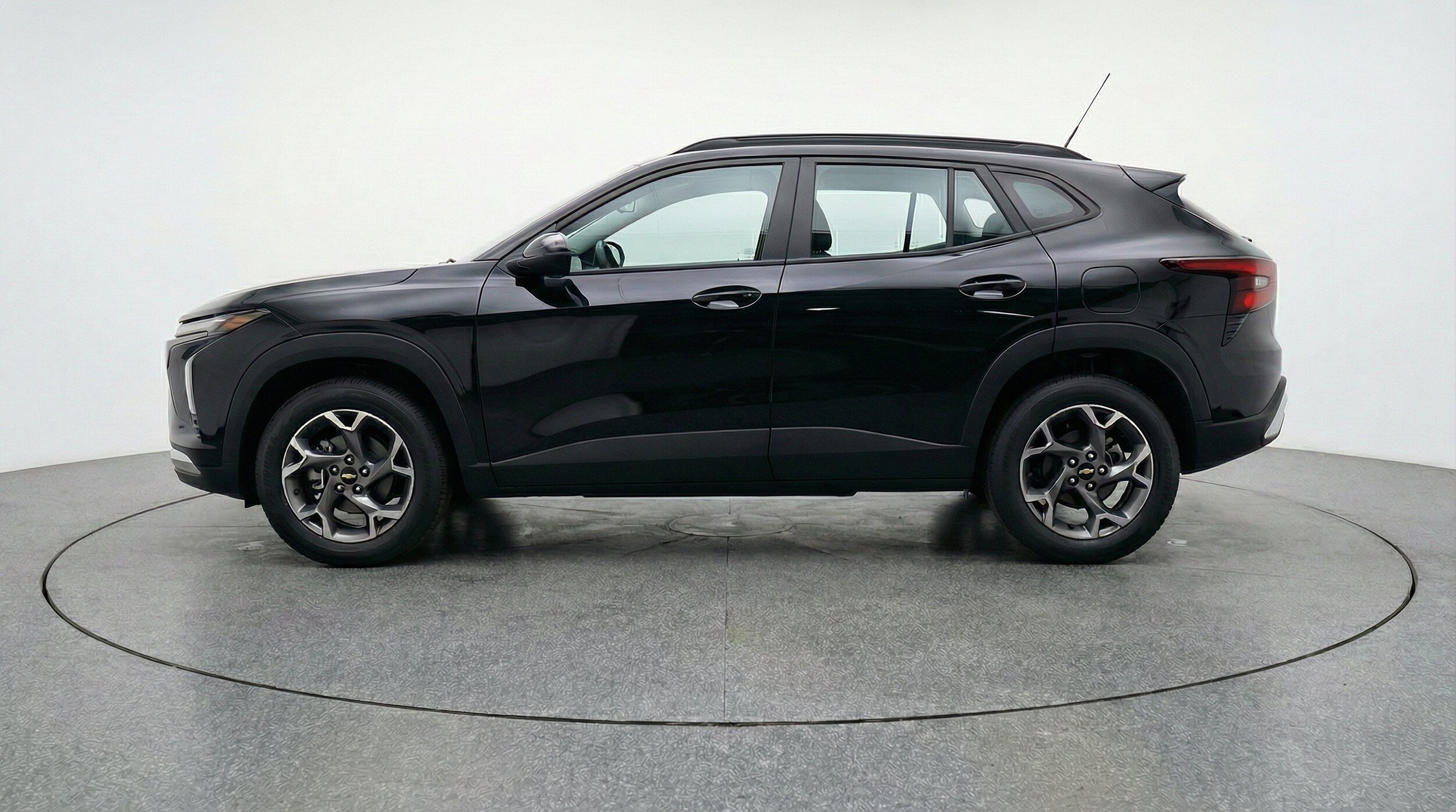 Thumbnail: 2025 Chevrolet Trax - 5