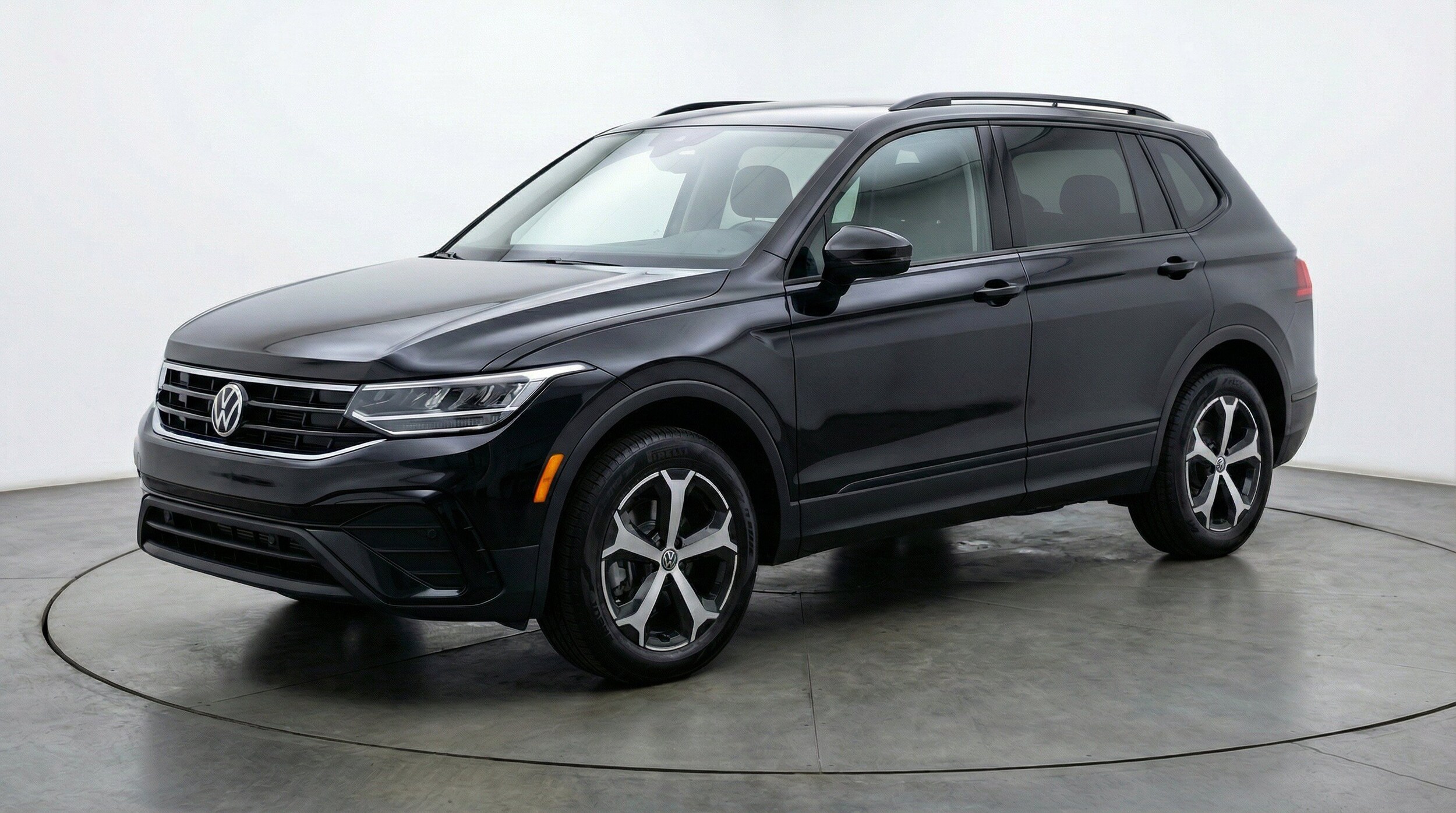 Thumbnail: 2026 Volkswagen Tiguan - 3