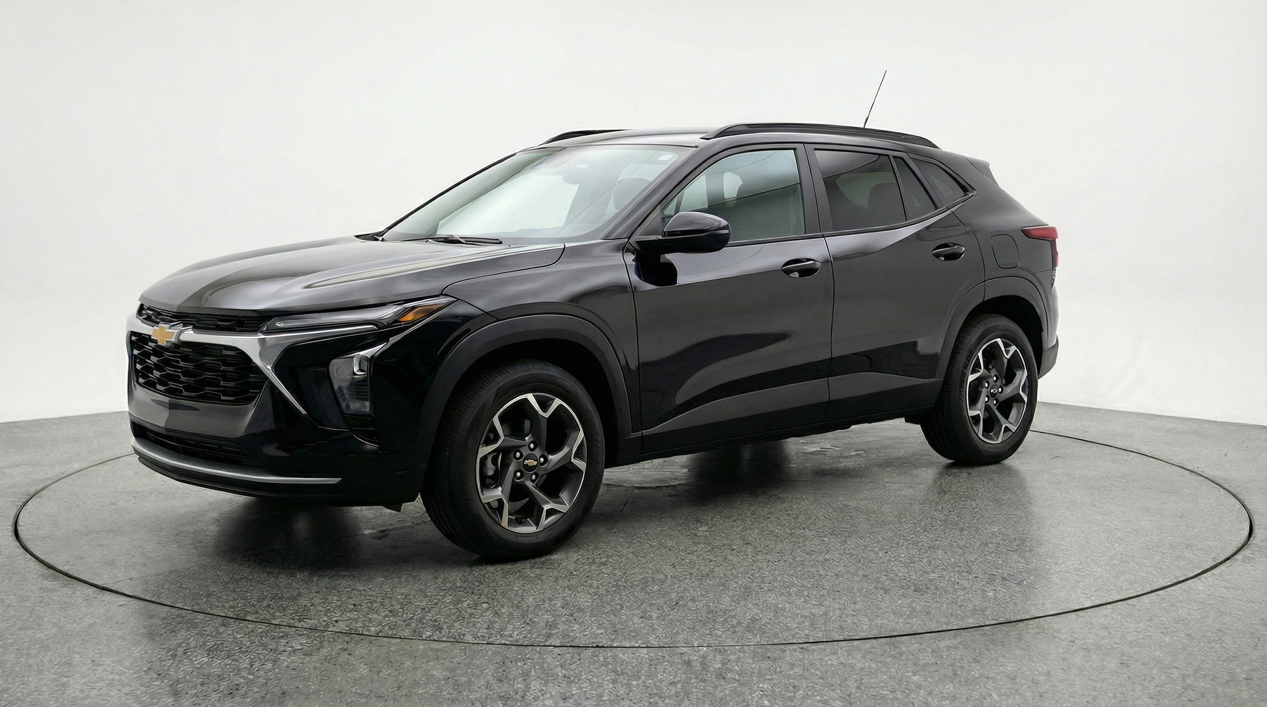 Thumbnail: 2025 Chevrolet Trax - 3