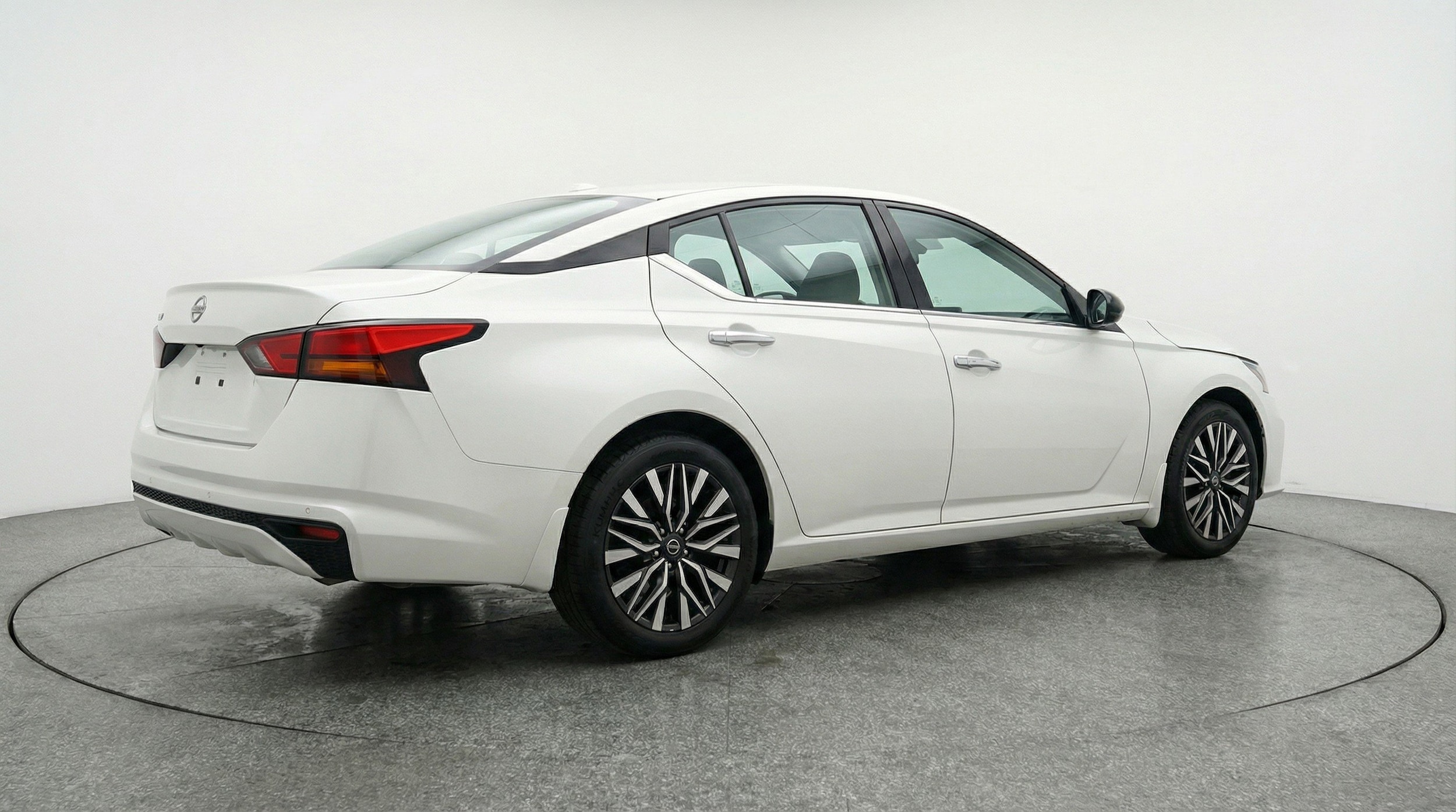 Thumbnail: 2025 Nissan Altima - 9