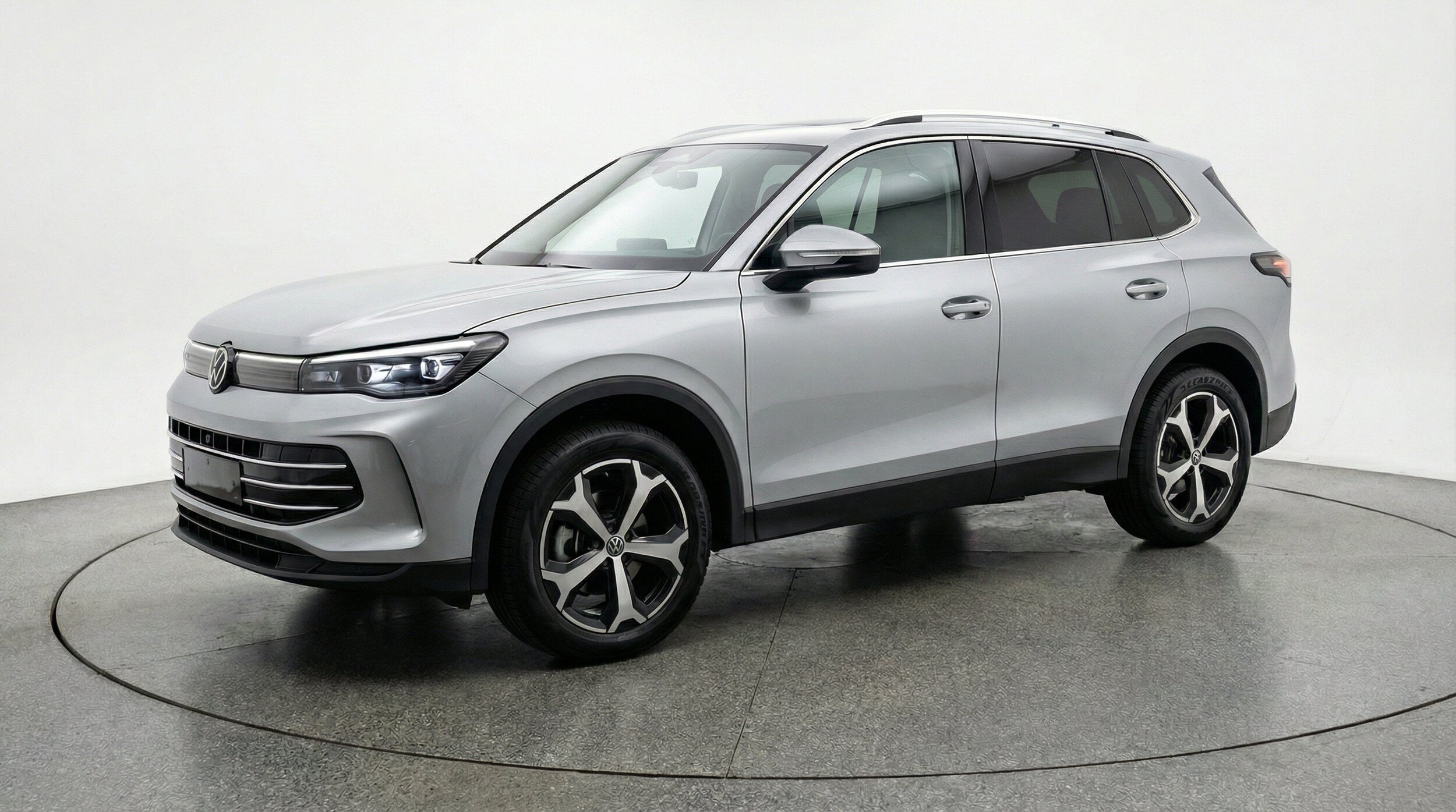 Thumbnail: 2026 Volkswagen Tiguan - 3