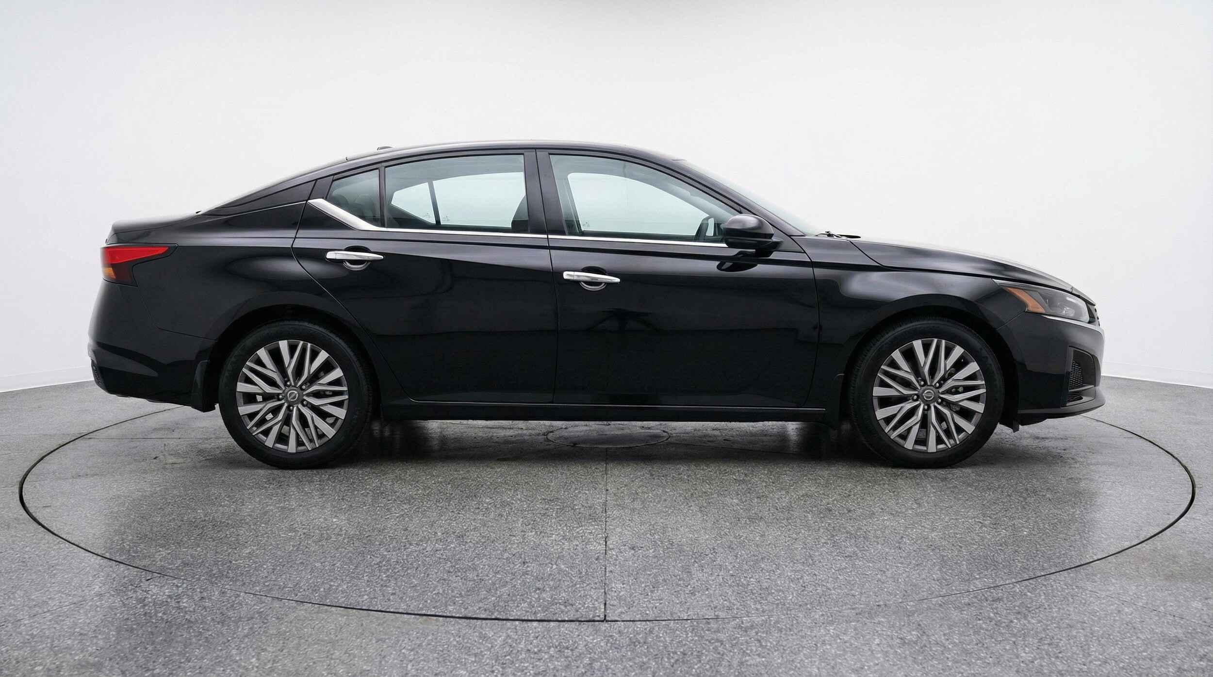 Thumbnail: 2025 Nissan Altima - 11