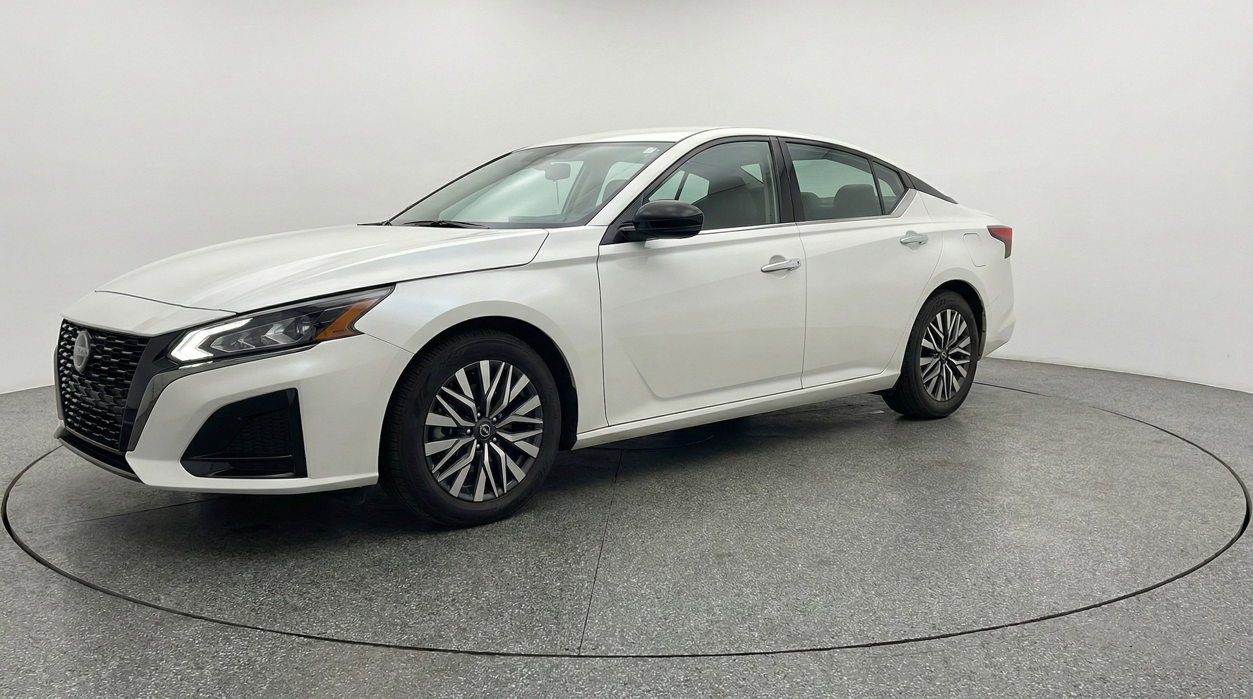 Thumbnail: 2025 Nissan Altima - 3