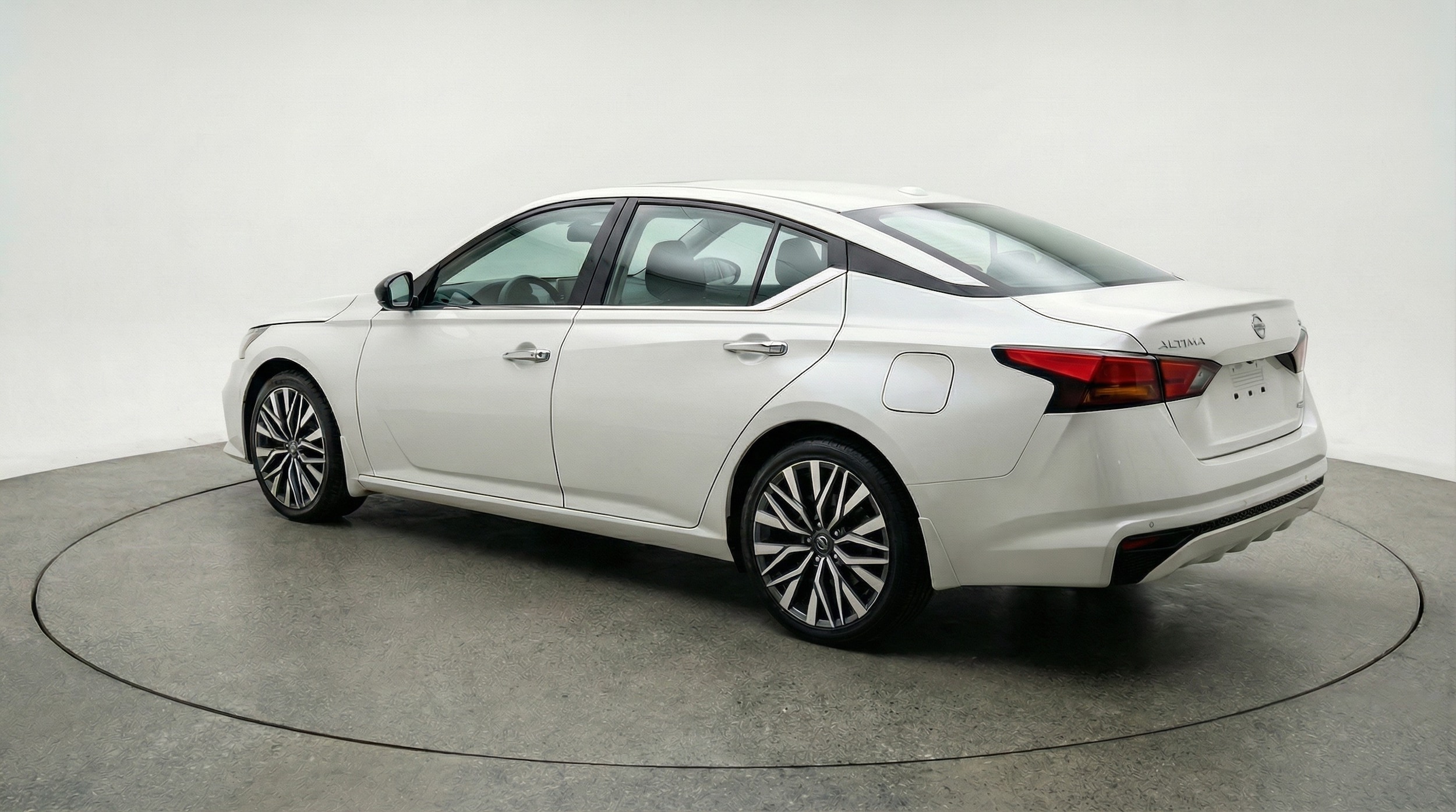 Thumbnail: 2025 Nissan Altima - 5