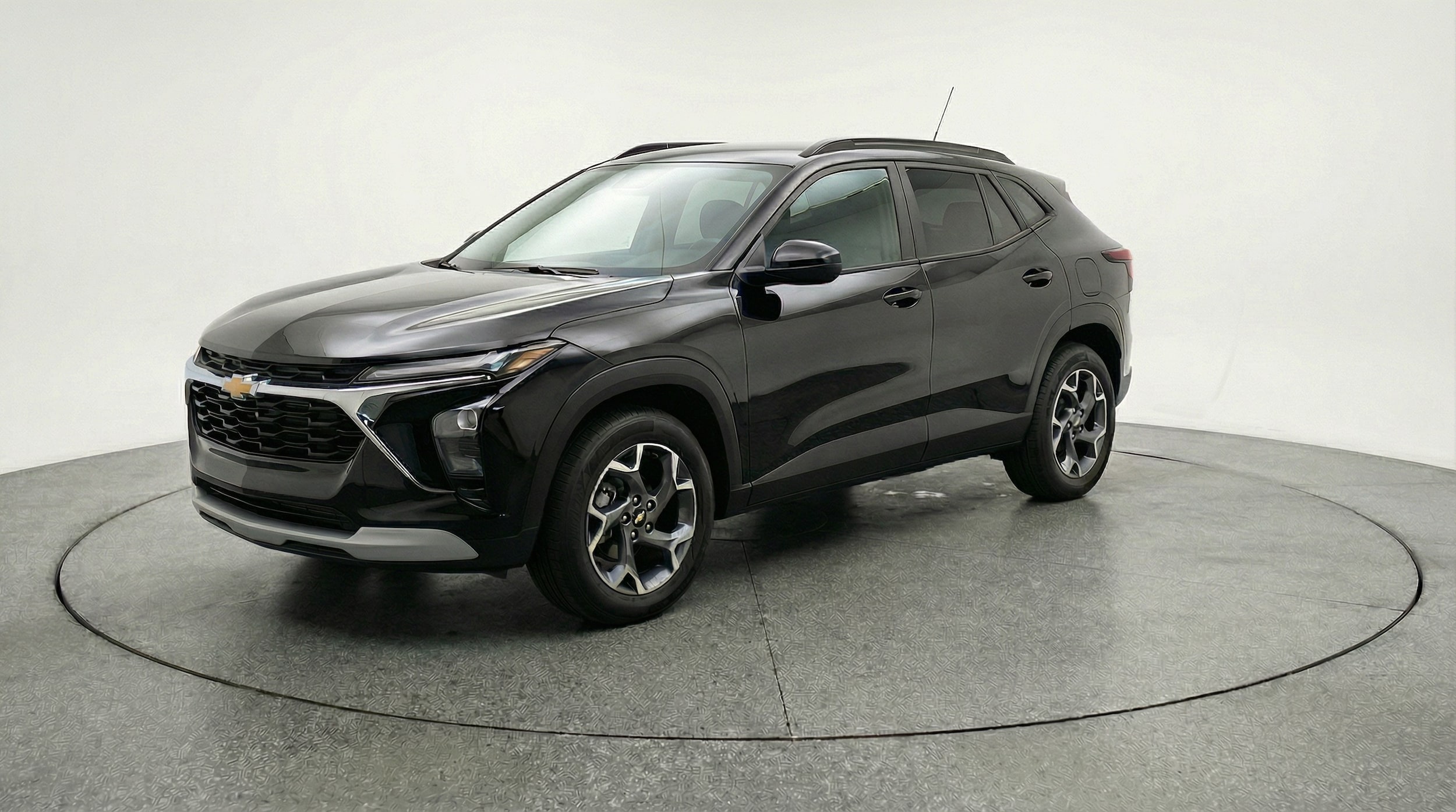 Thumbnail: 2025 Chevrolet Trax - 3