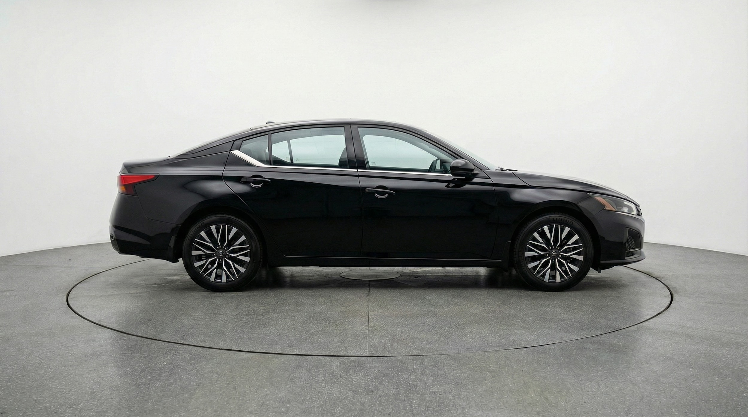 Thumbnail: 2025 Nissan Altima - 8