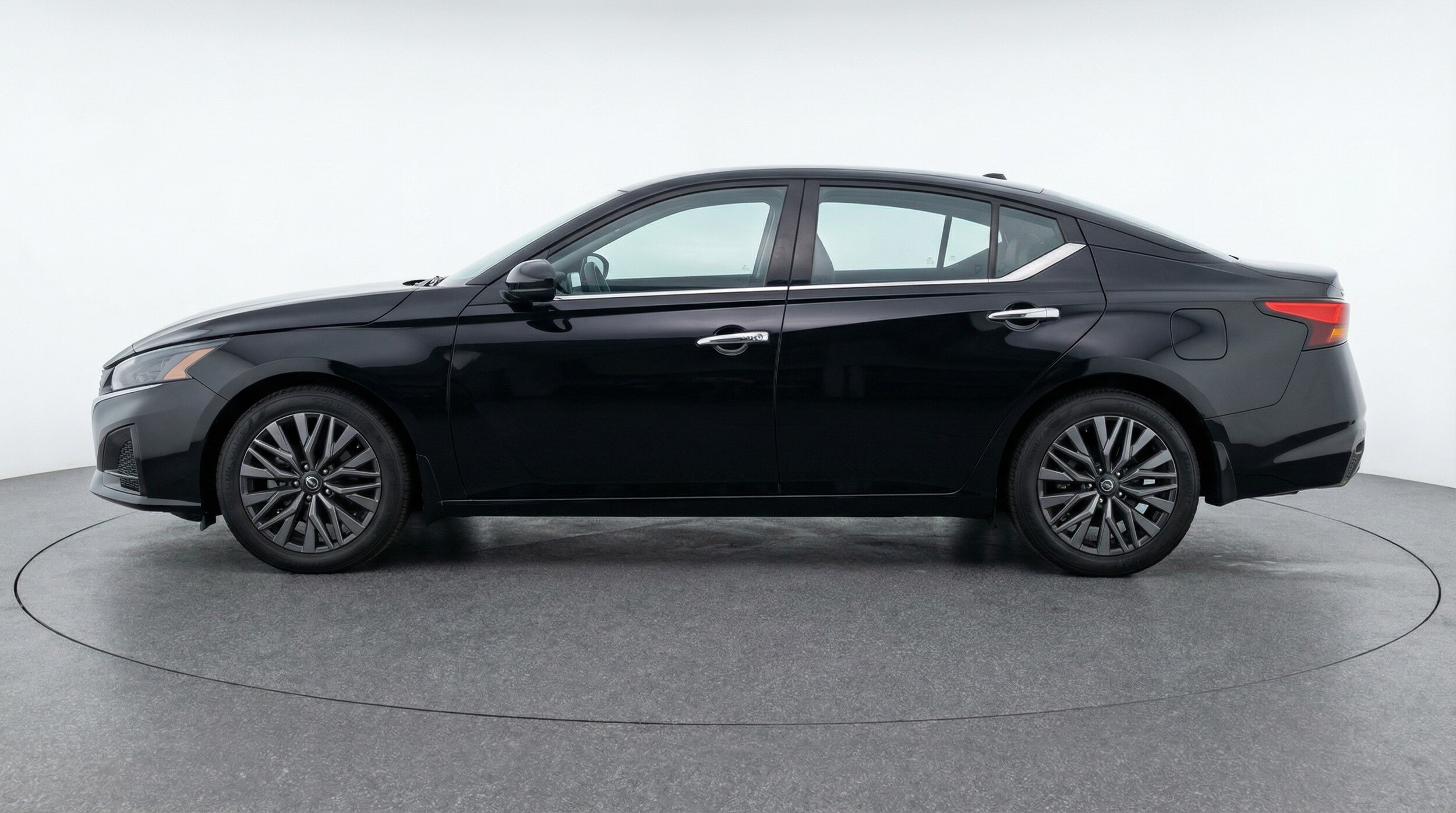 Thumbnail: 2025 Nissan Altima - 4