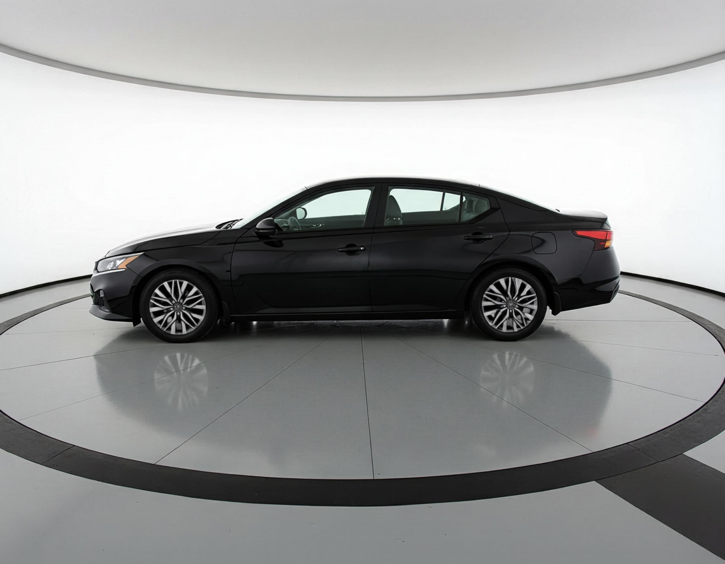 Thumbnail: 2025 Nissan Altima - 4