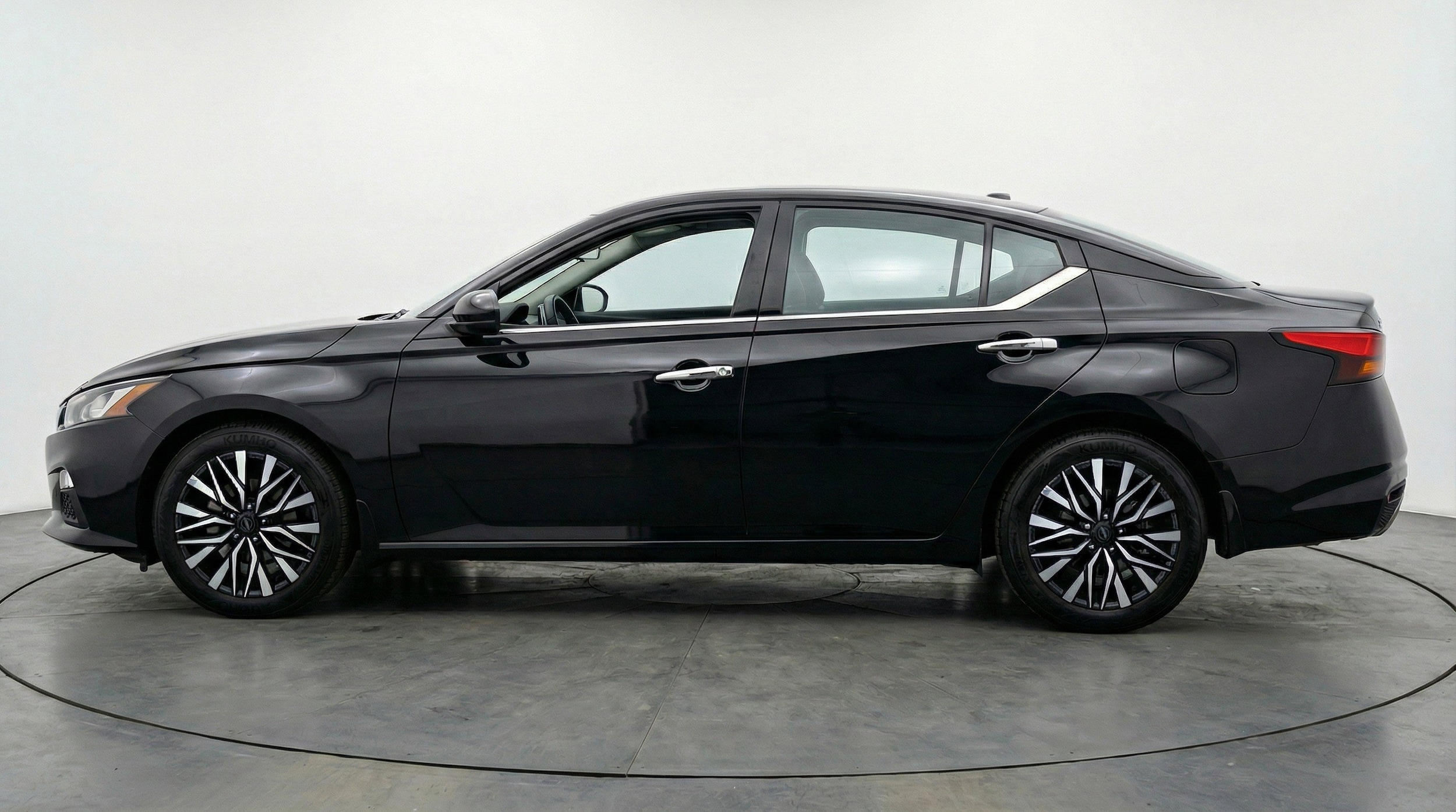 Thumbnail: 2025 Nissan Altima - 5