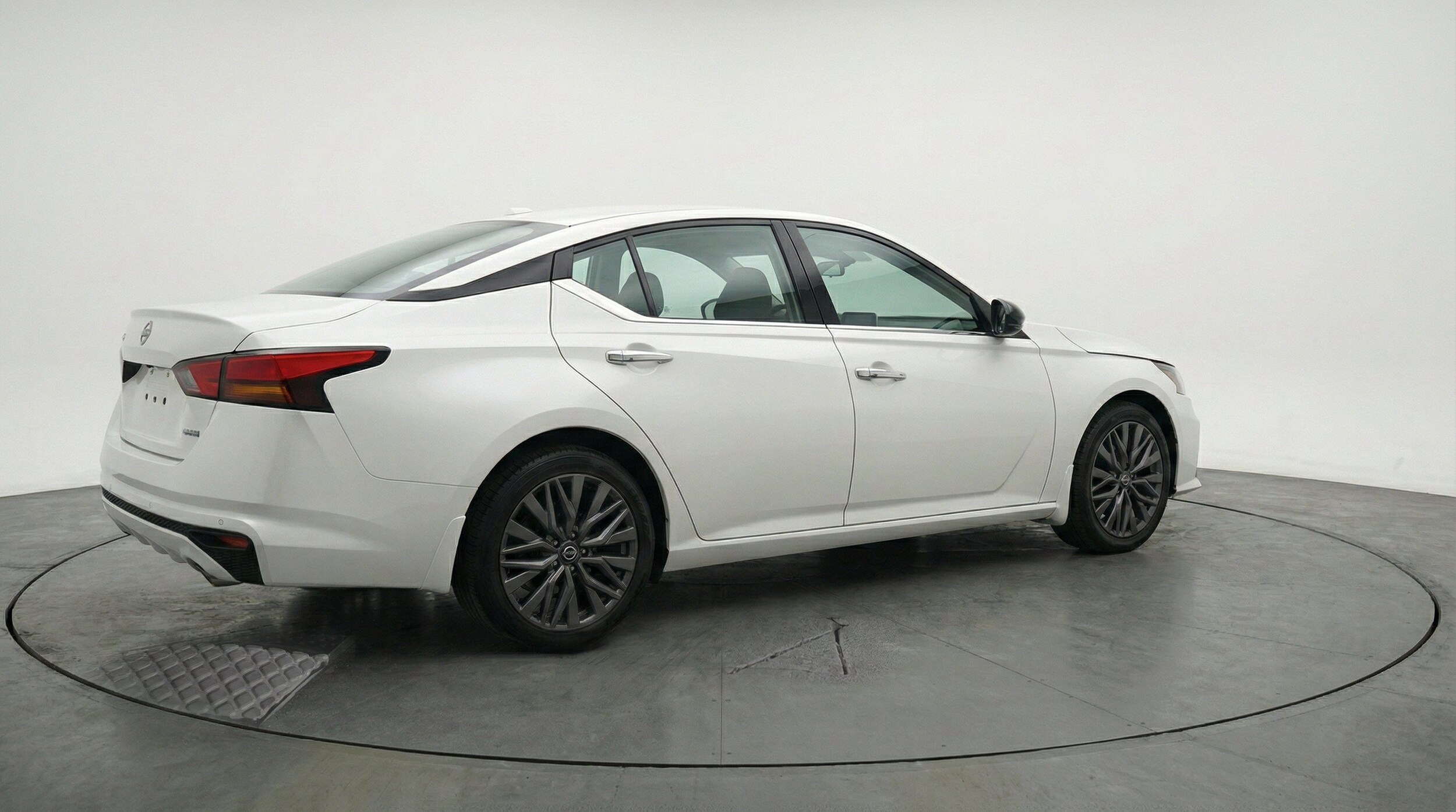 Thumbnail: 2025 Nissan Altima - 9