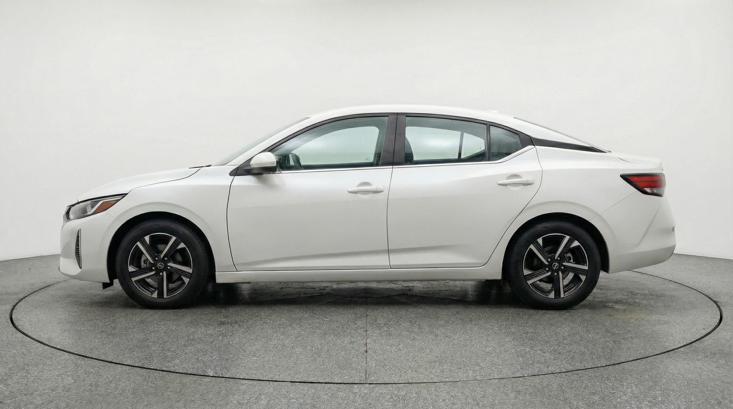 Thumbnail: 2025 Nissan Sentra - 4