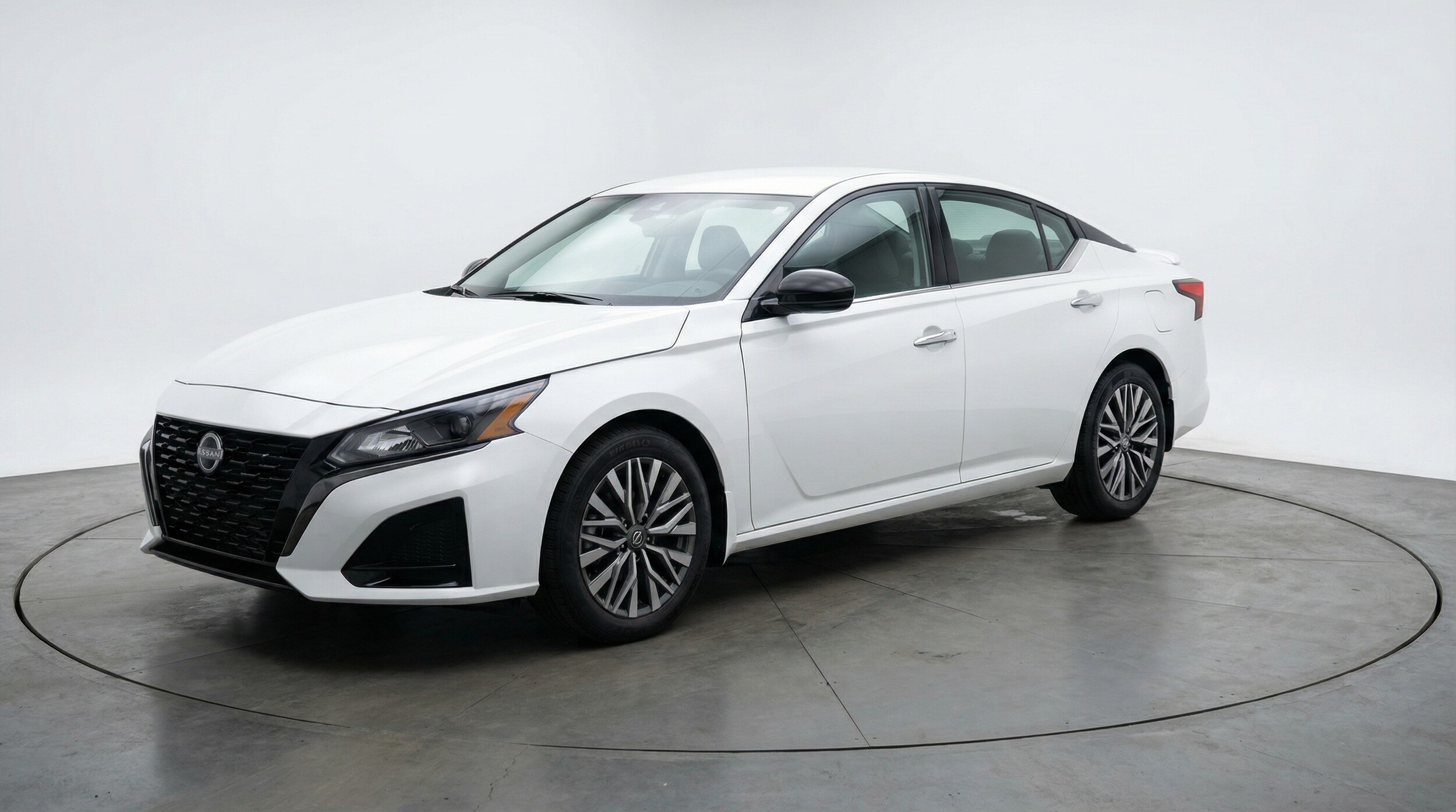 Thumbnail: 2025 Nissan Altima - 3