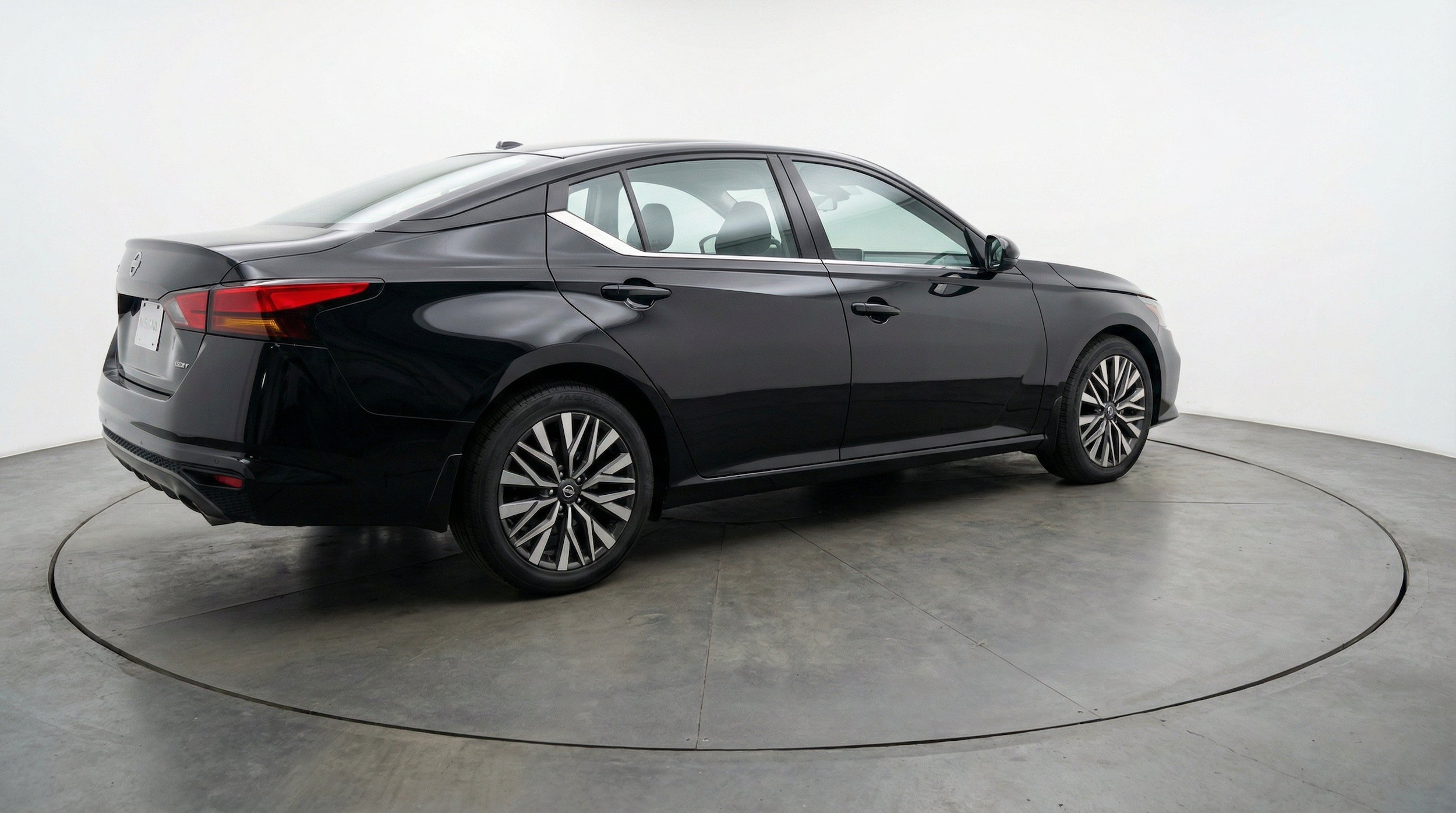 Thumbnail: 2025 Nissan Altima - 9