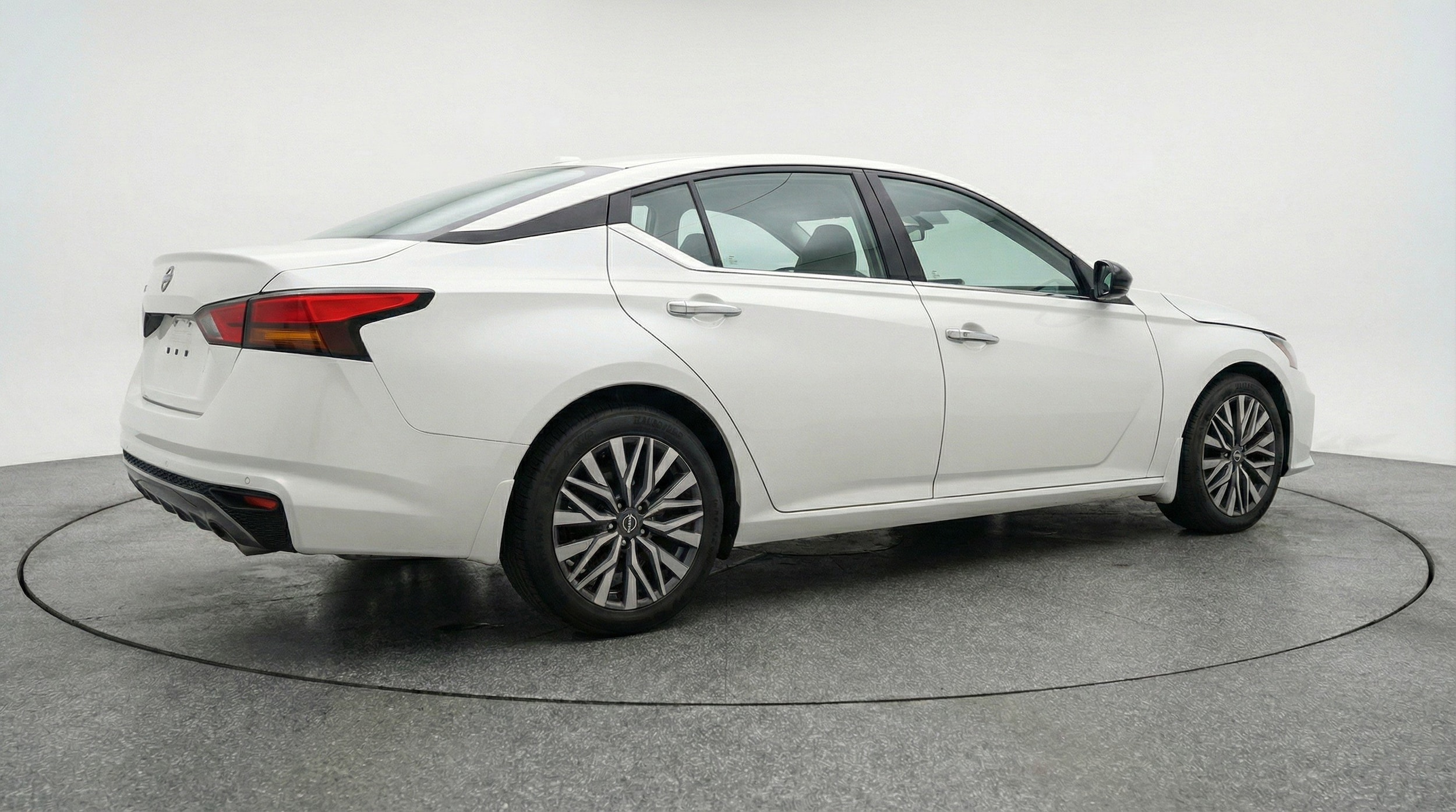 Thumbnail: 2025 Nissan Altima - 9