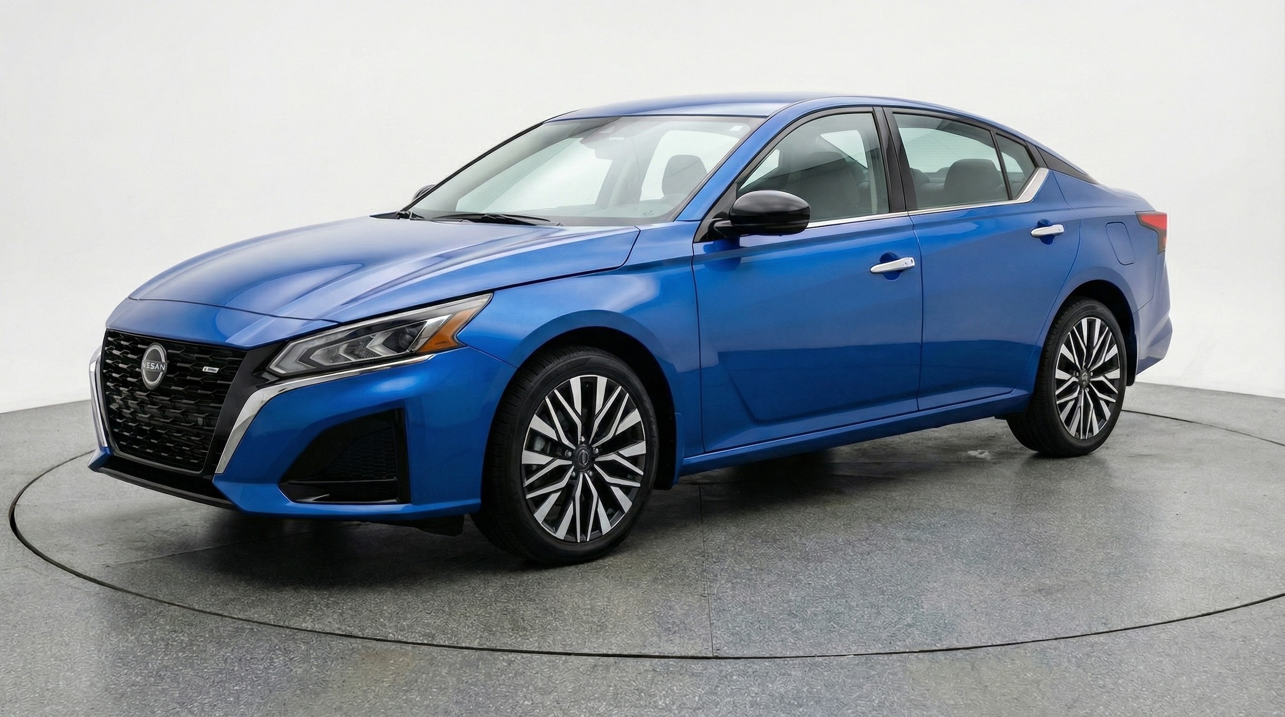 Thumbnail: 2025 Nissan Altima - 3