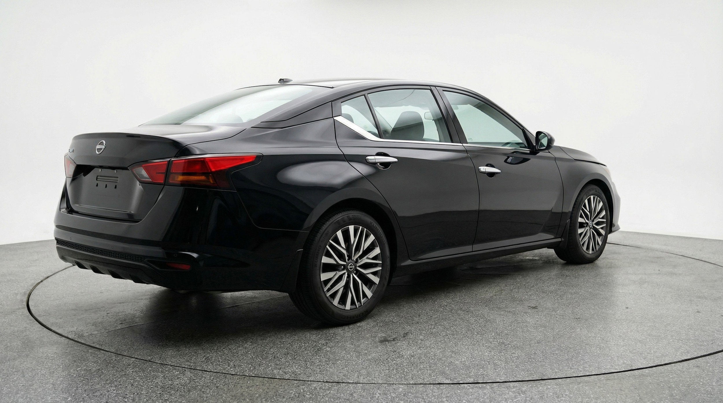 Thumbnail: 2025 Nissan Altima - 9