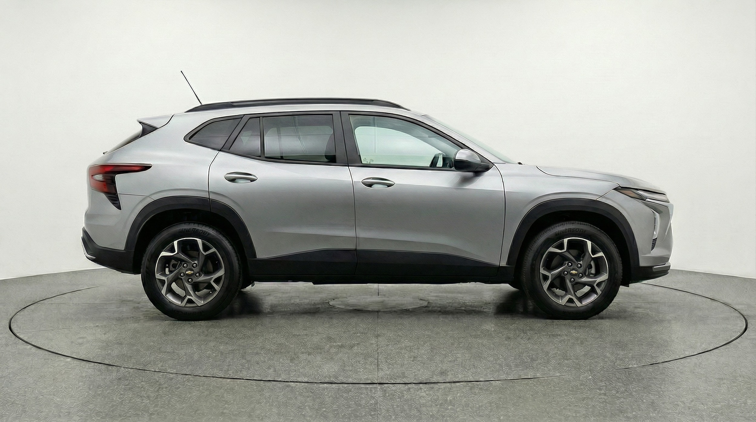 Thumbnail: 2025 Chevrolet Trax - 8