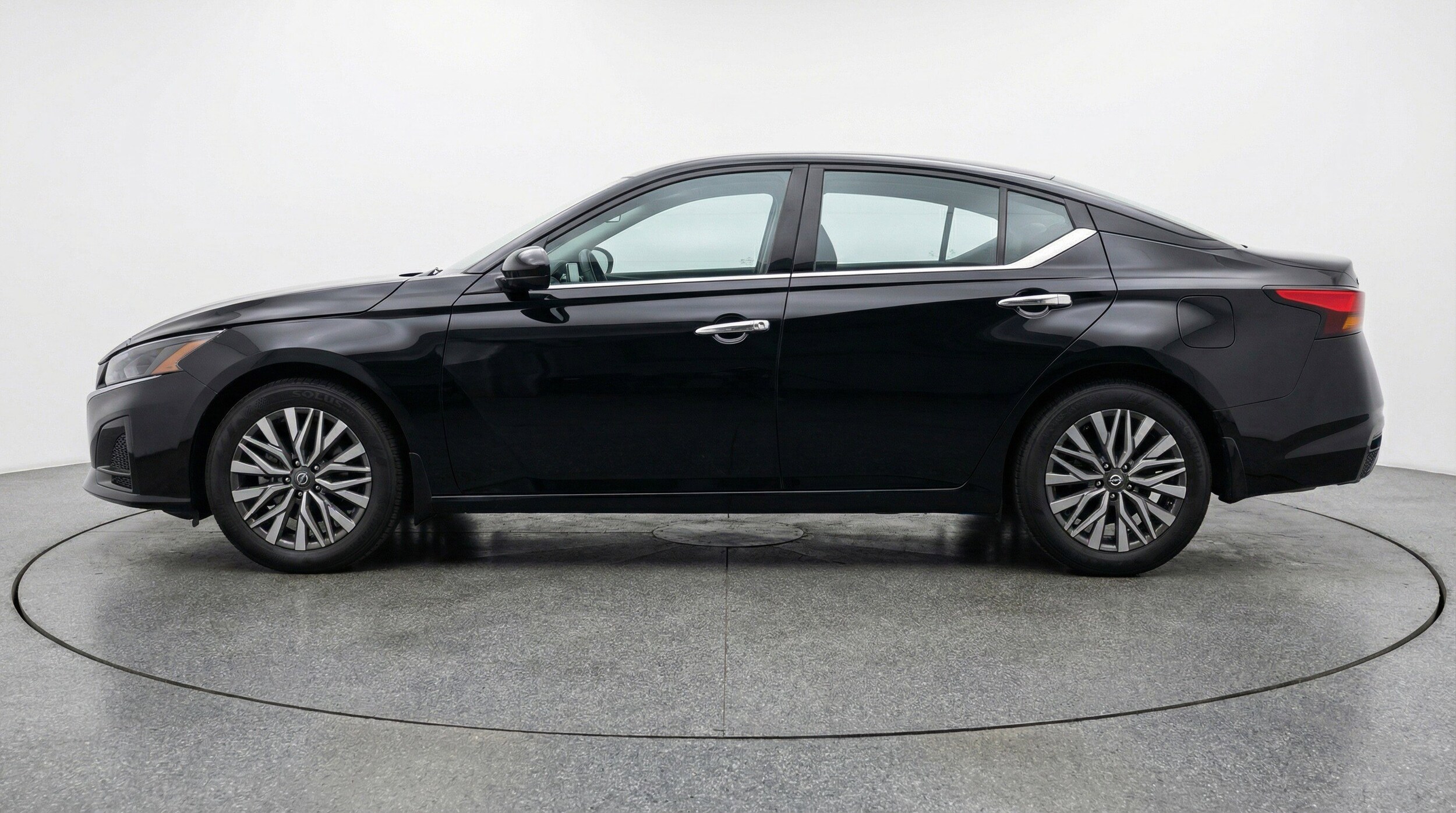 Thumbnail: 2025 Nissan Altima - 5