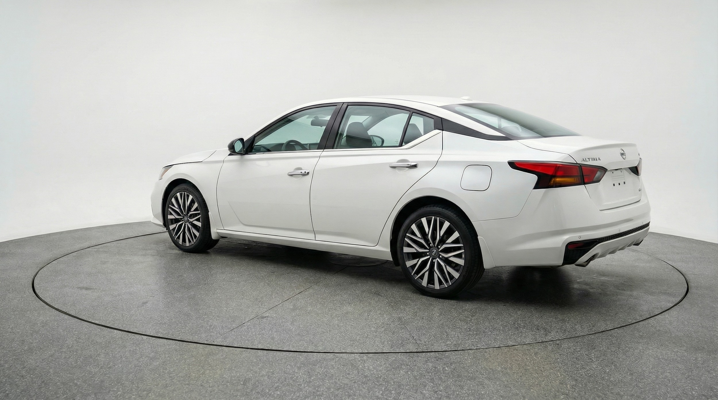 Thumbnail: 2025 Nissan Altima - 5