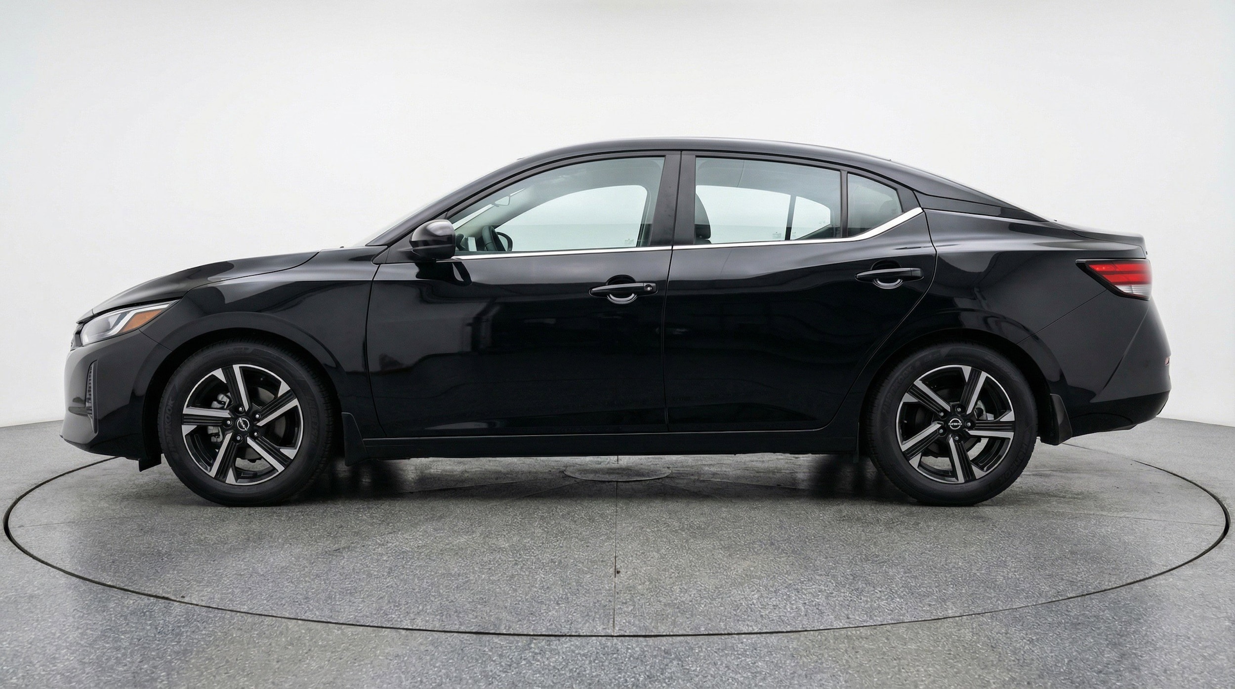 Thumbnail: 2025 Nissan Sentra - 5