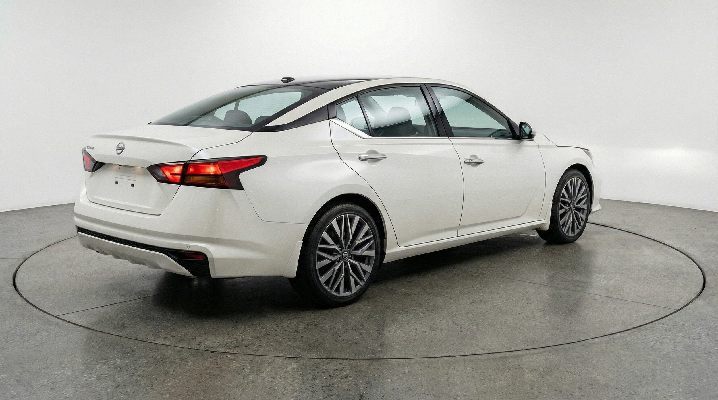 Thumbnail: 2025 Nissan Altima - 9