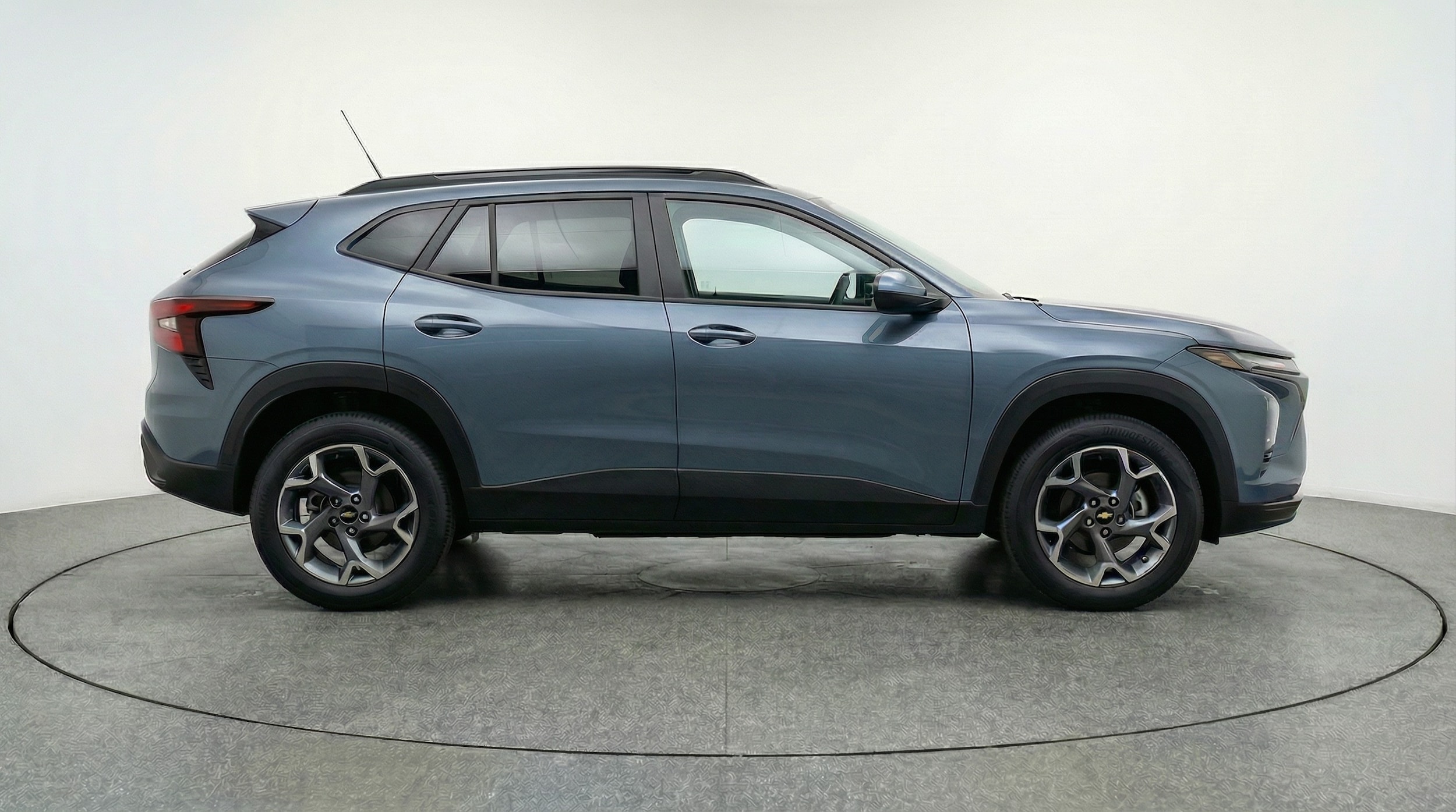 Thumbnail: 2025 Chevrolet Trax - 8