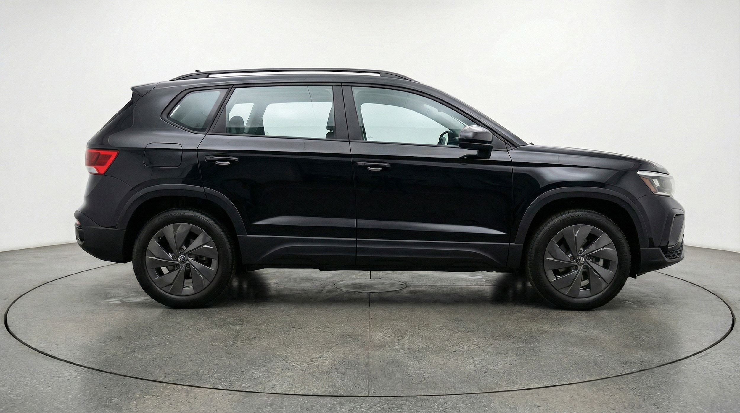 Thumbnail: 2025 Volkswagen Taos - 11