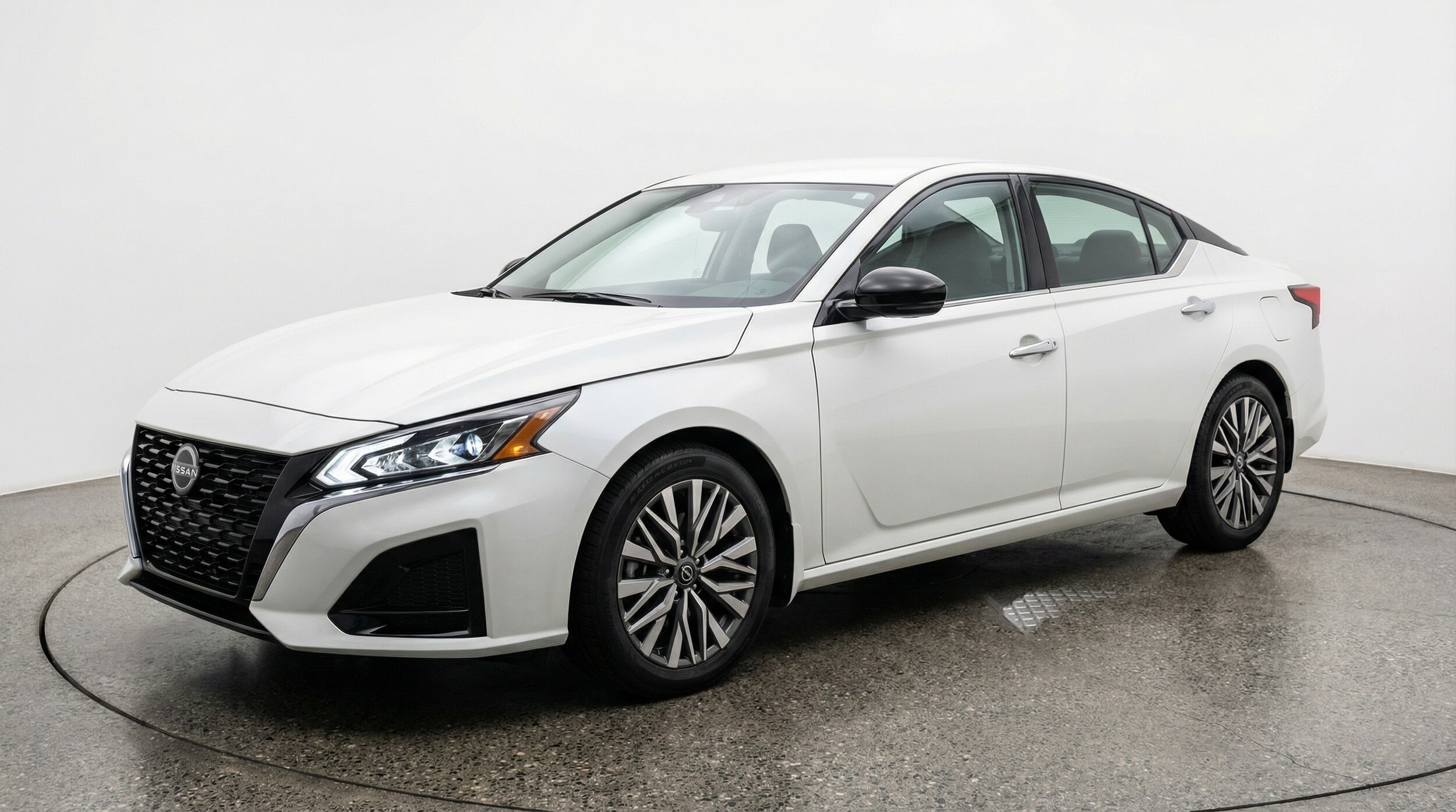 Thumbnail: 2025 Nissan Altima - 3