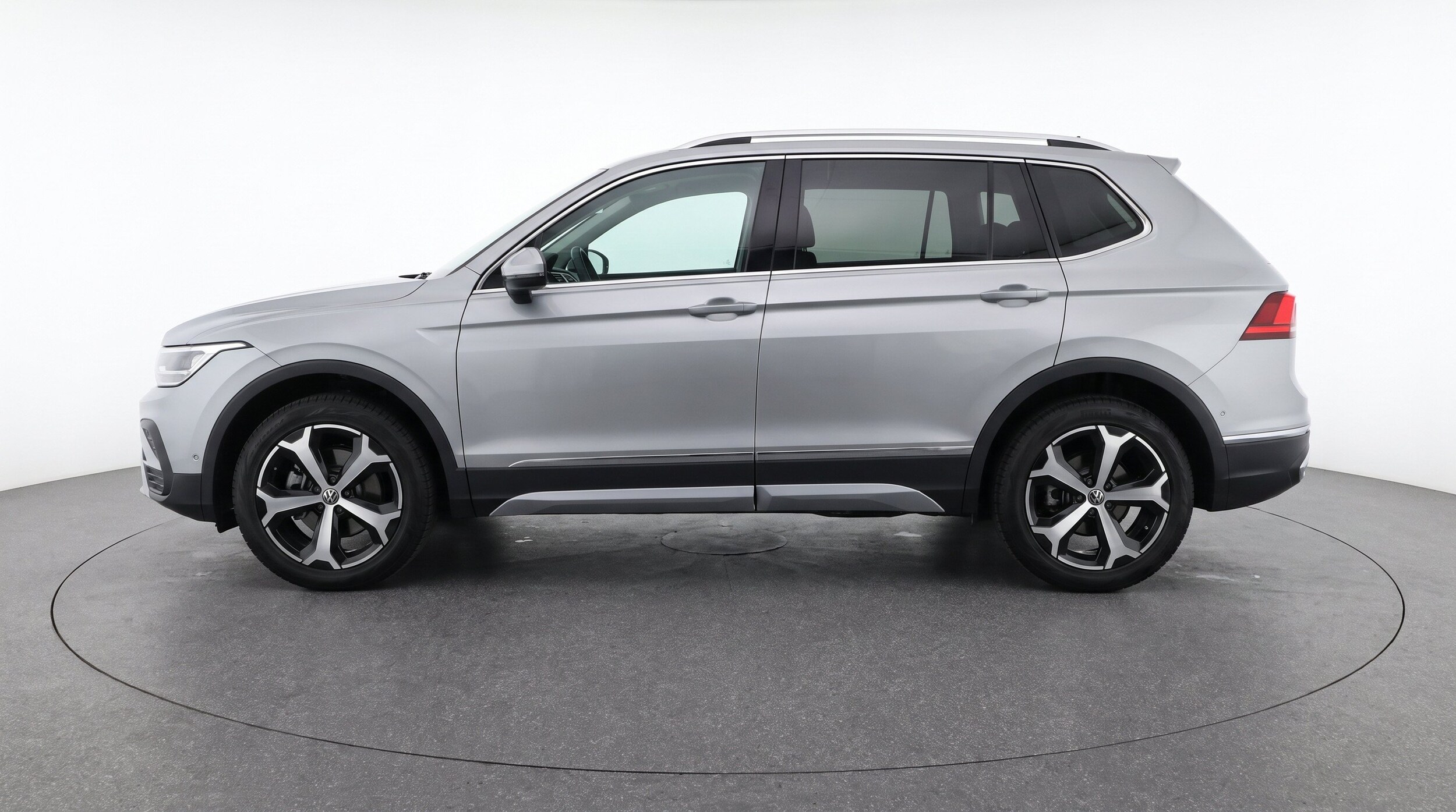 Thumbnail: 2026 Volkswagen Tiguan - 5