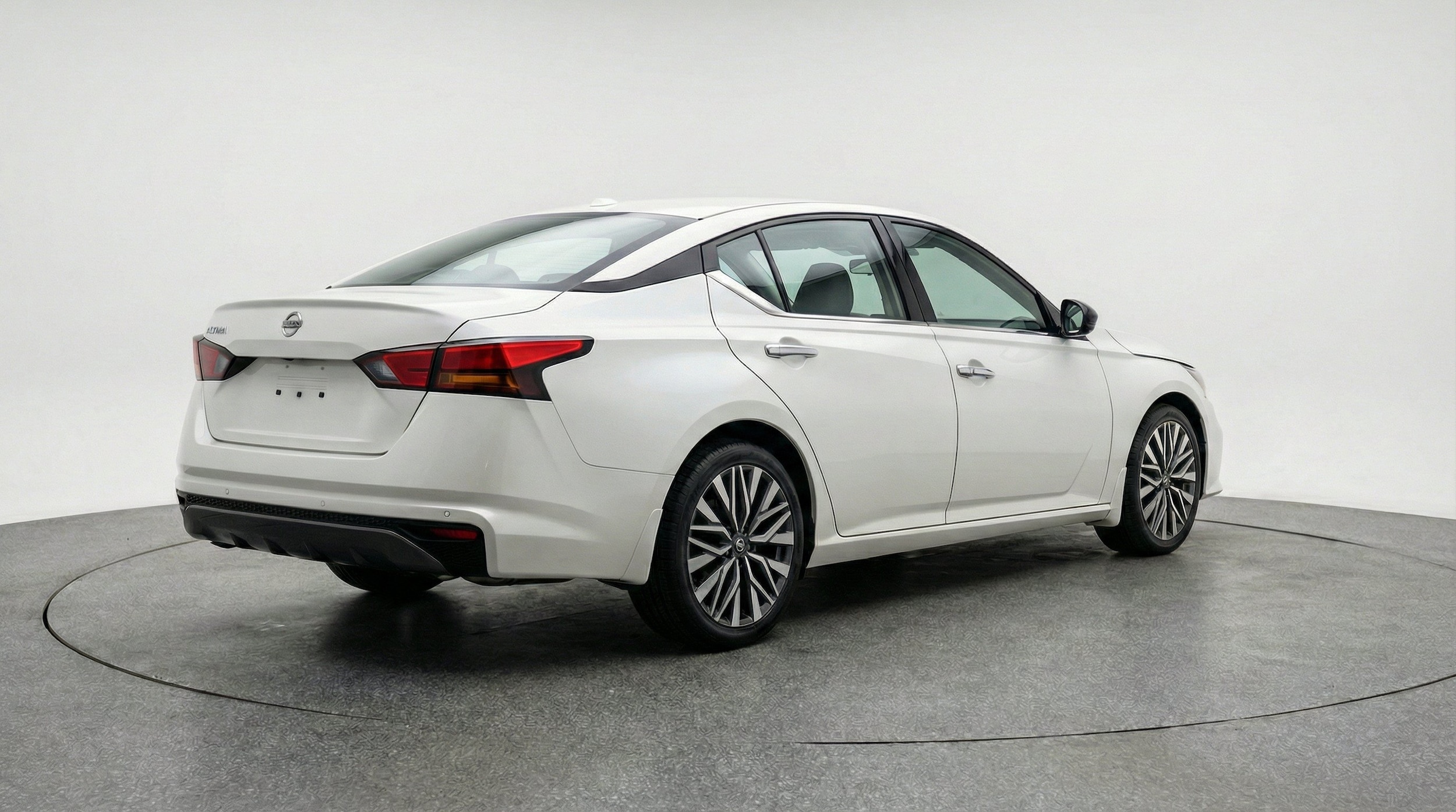 Thumbnail: 2025 Nissan Altima - 9